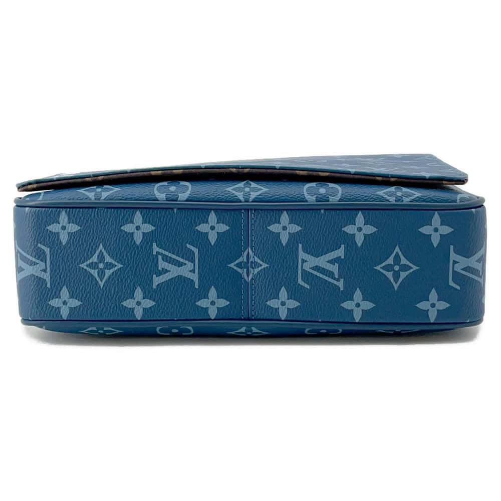 LOUIS VUITTON District NV3 Blue M23785 Monogram Size PM