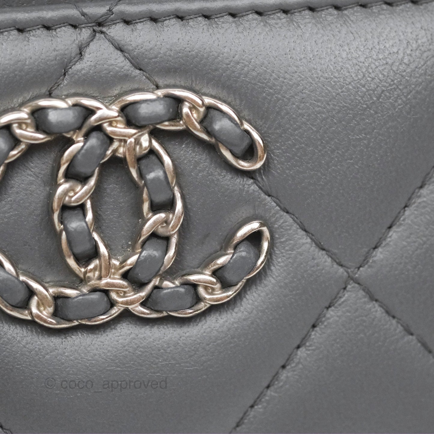 Chanel 19 Quilted Flat Card Holder Dark Grey Lambskin