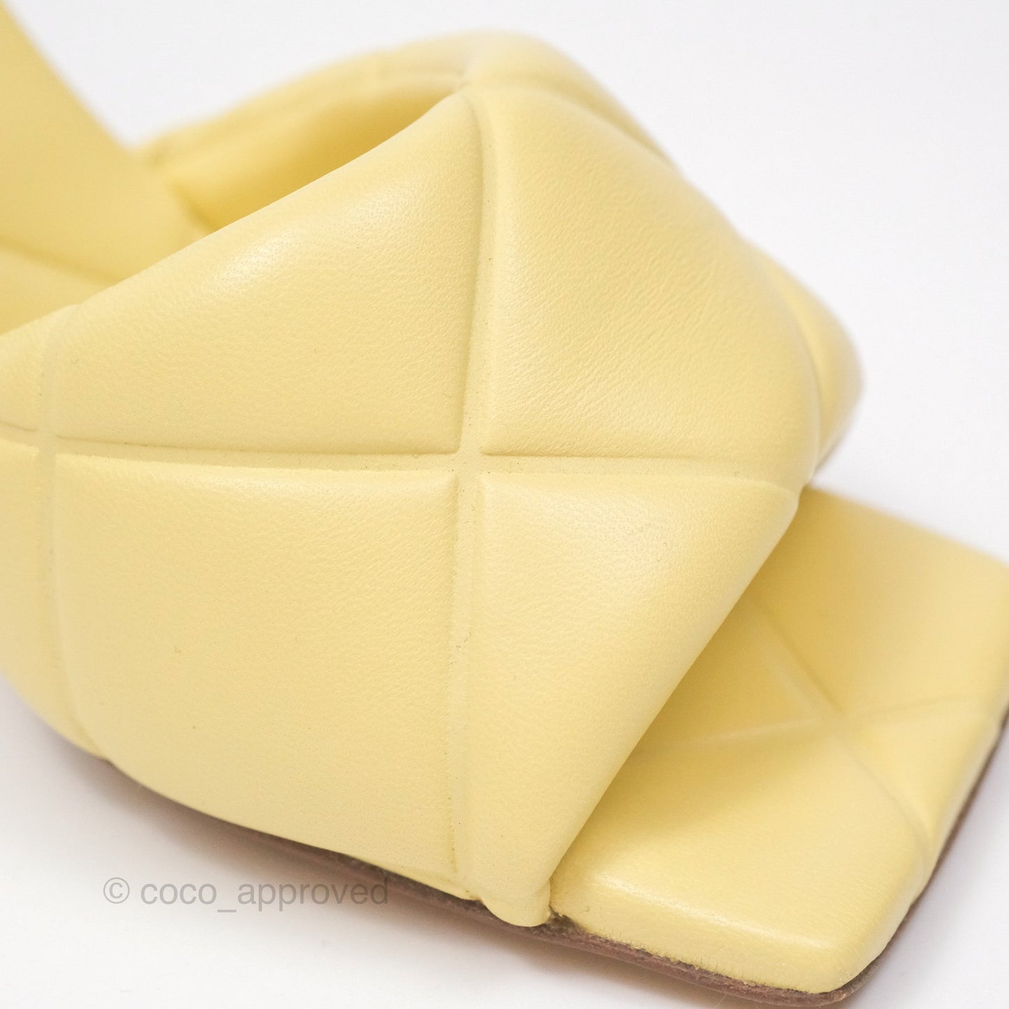 Bottega Veneta Lido Sandals Intrecciato Yellow Lambskin Size 35