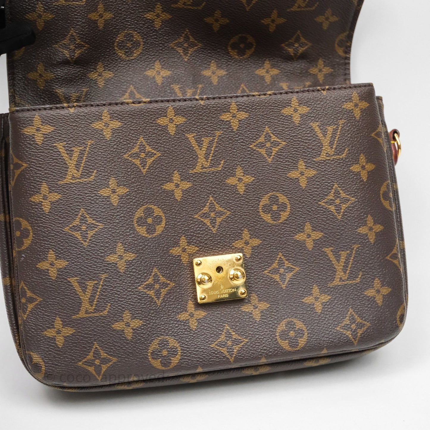 Louis Vuitton Pochette Metis Monogram