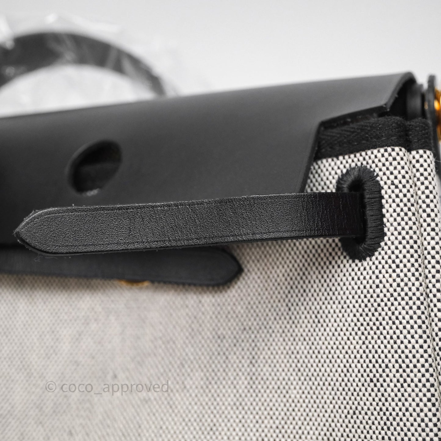 Hermès Herbag Zip 20 Mini Ecru-Noir Canvas Gold Hardware