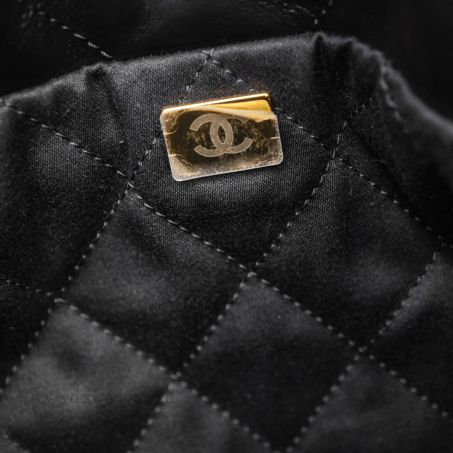 Chanel 22 Mini Bag Black Crumpled Calfskin Aged Gold Hardware