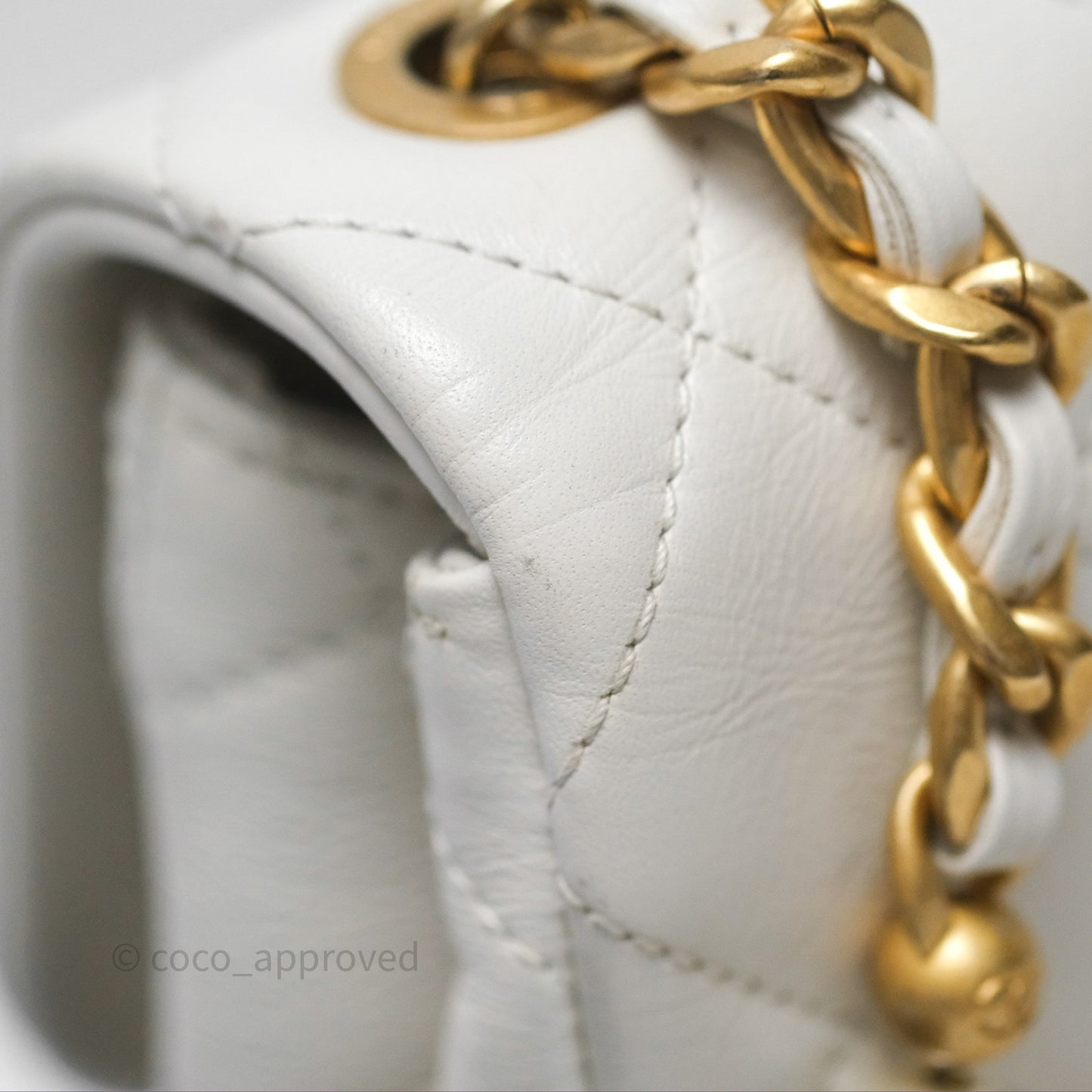 Chanel Quilted Pearl Flap Bag White Shiny Crumpled Calfskin Aged Gold Hardware 22C
