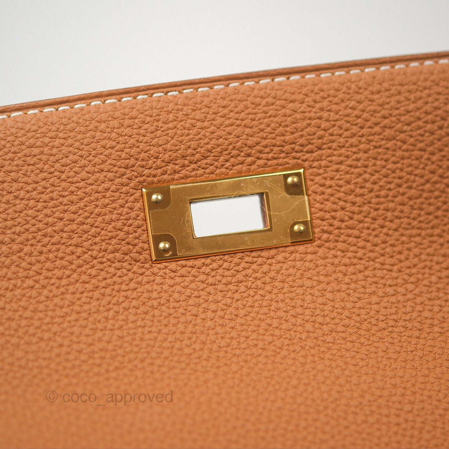 Hermès Retourne Kelly 28 Gold Togo Gold Hardware