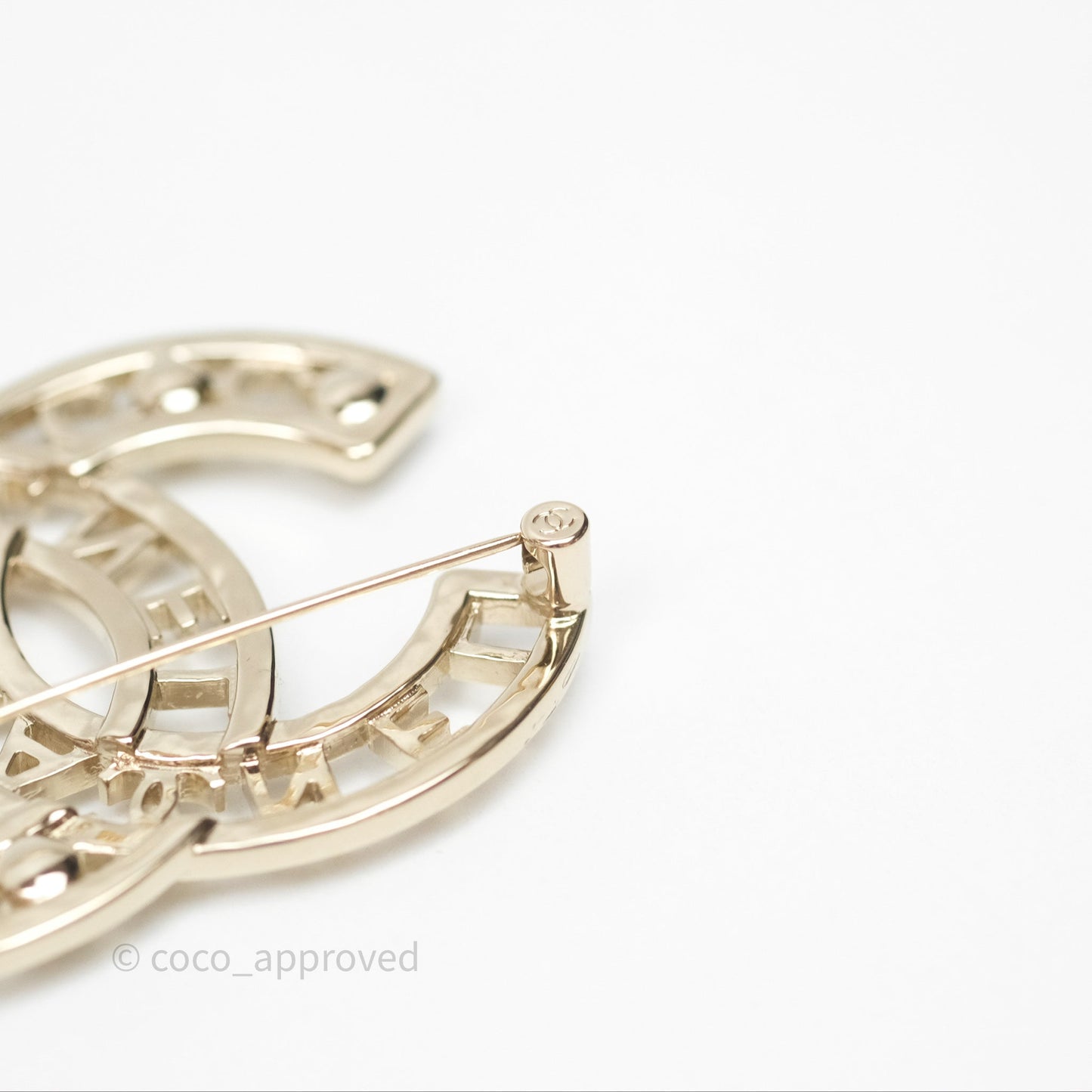 Chanel Coco CC Crystal Pearl Brooch Gold Tone 24V