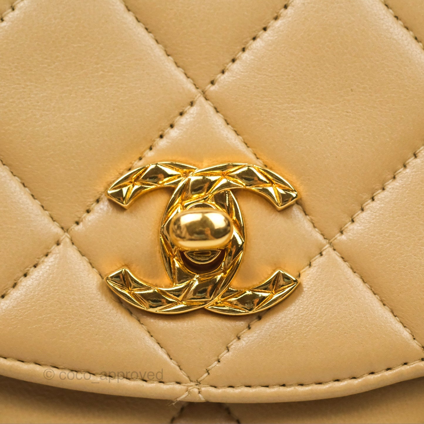 Chanel Vintage Flap Bag Beige Lambskin Gold Hardware