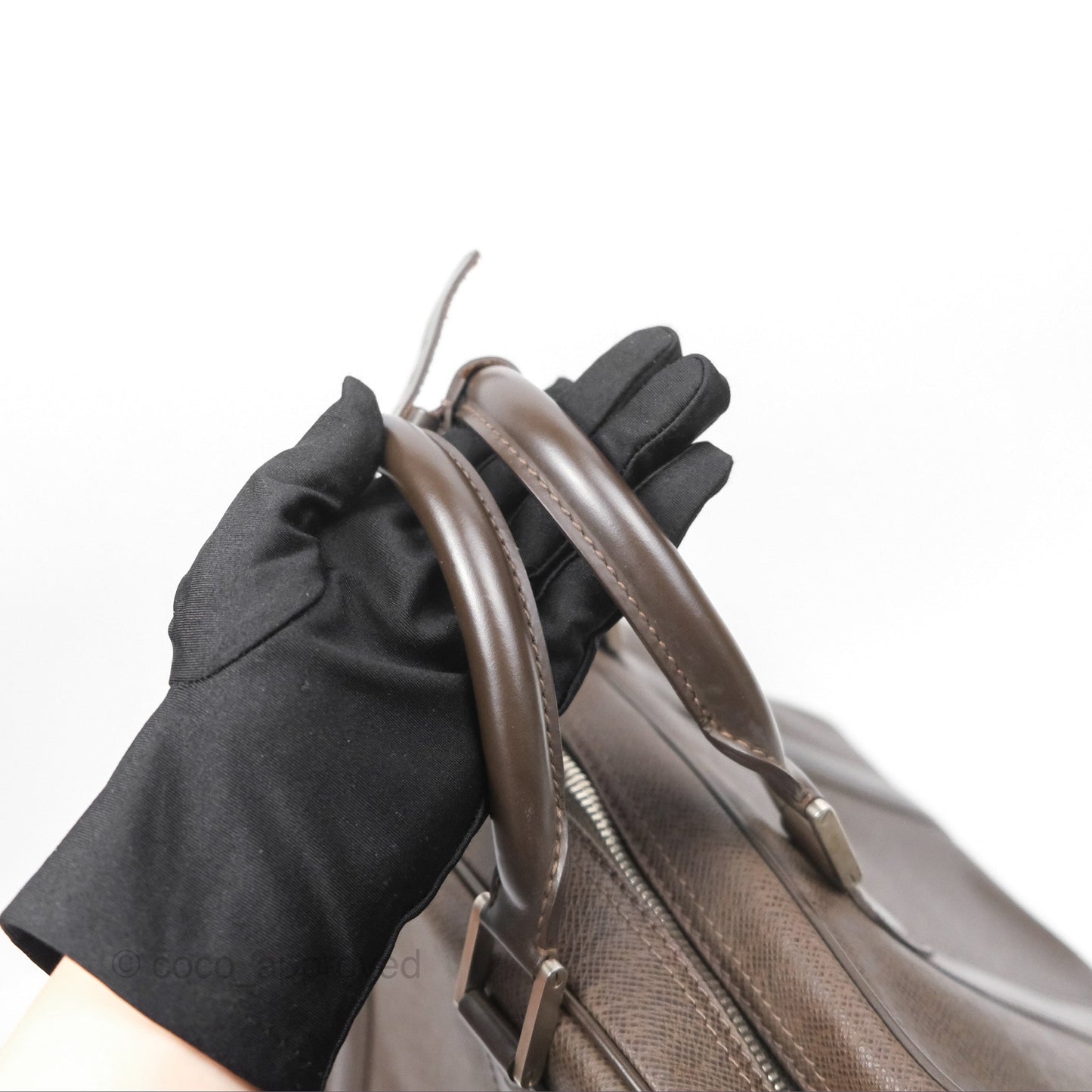 Louis Vuitton Vintage Kendall PM in Brown Taiga Leather