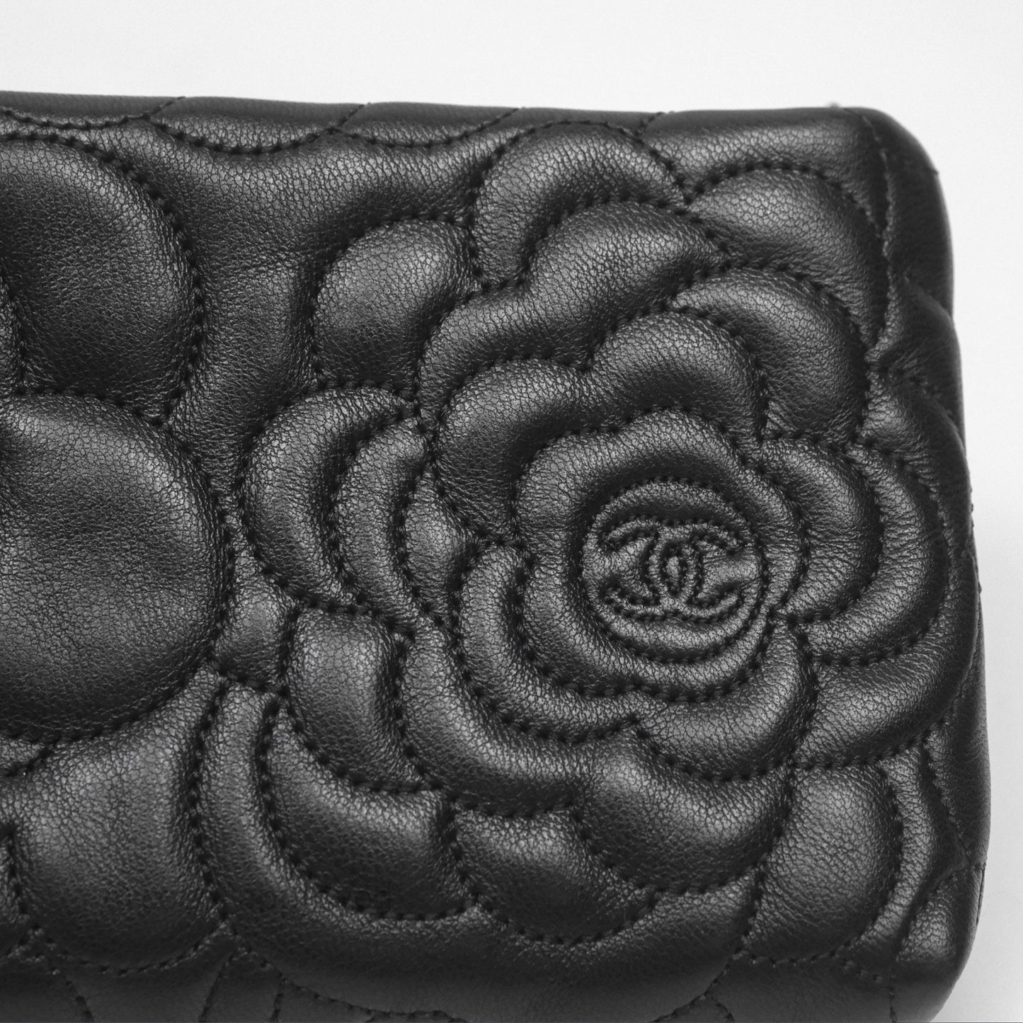 Chanel Camellia Pochette Clutch Black Lambskin Gold Hardware