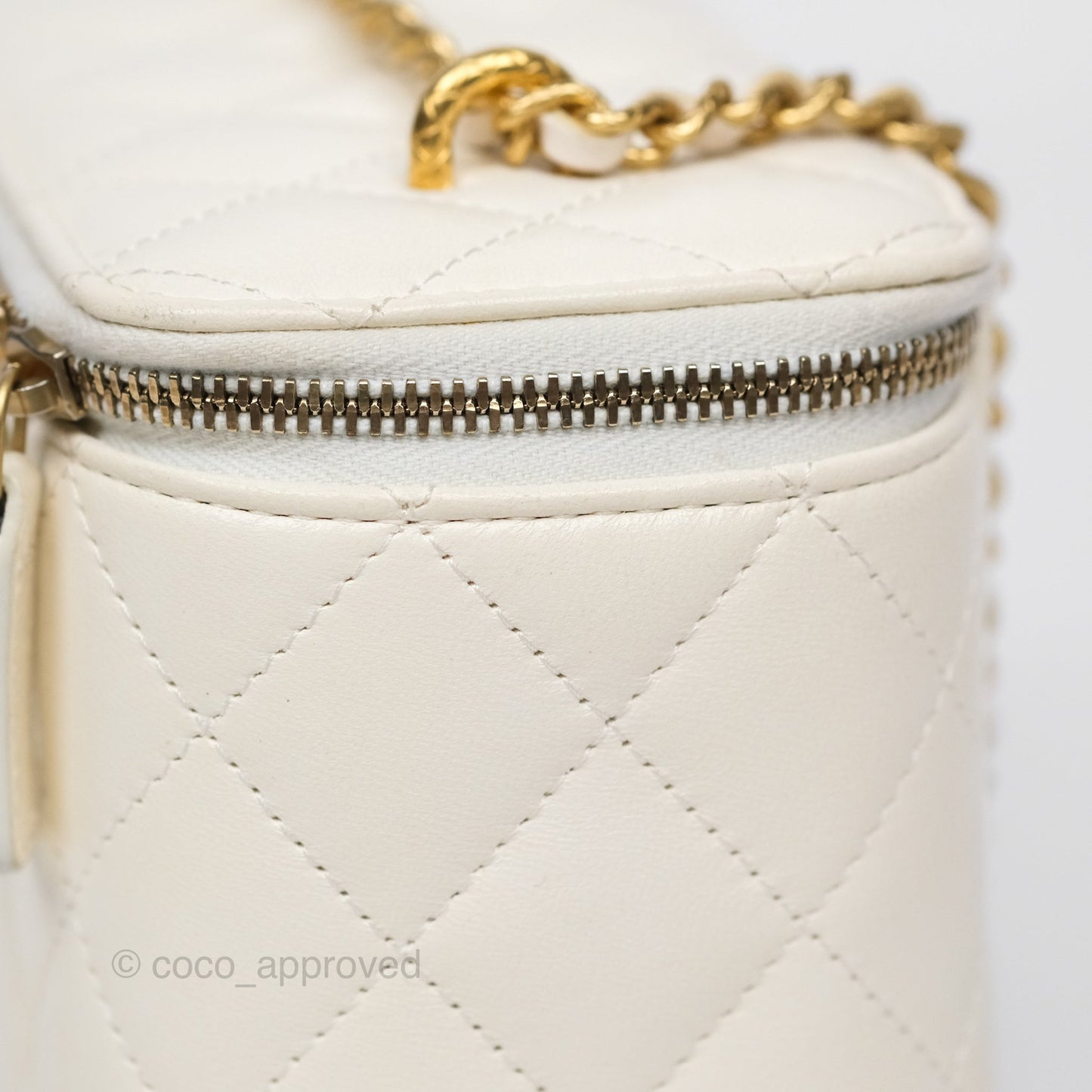 Chanel Vanity with Double Chain White Shiny Lambskin 23C