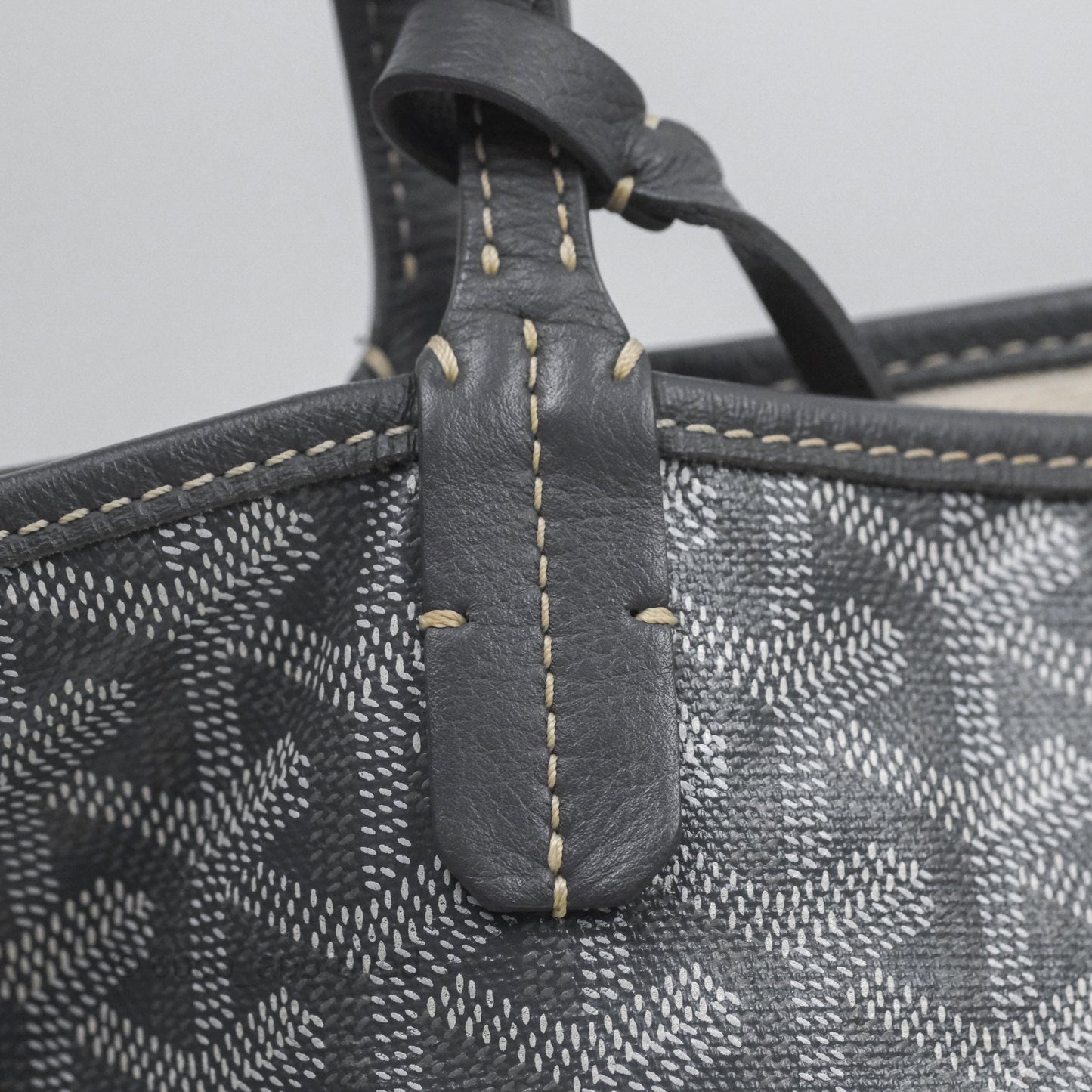 Goyard St Louis Tote PM ⁣⁣⁣⁣⁣⁣⁣⁣⁣⁣⁣⁣⁣⁣⁣⁣⁣⁣⁣⁣Grey Canvas