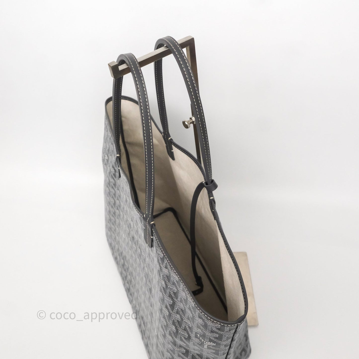 Goyard St Louis Tote PM ⁣⁣⁣⁣⁣⁣⁣⁣⁣⁣⁣⁣⁣⁣⁣⁣⁣⁣⁣⁣Grey