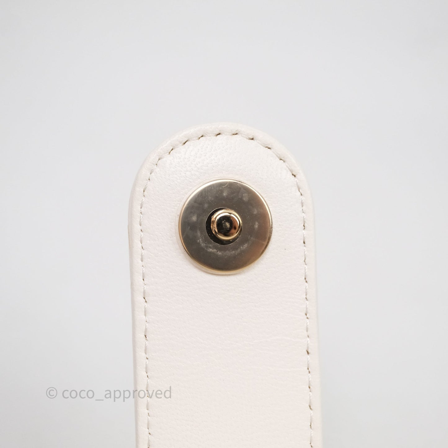 Chanel Quilted Round Vanity Clutch With Chain White Lambskin Gold Hardware