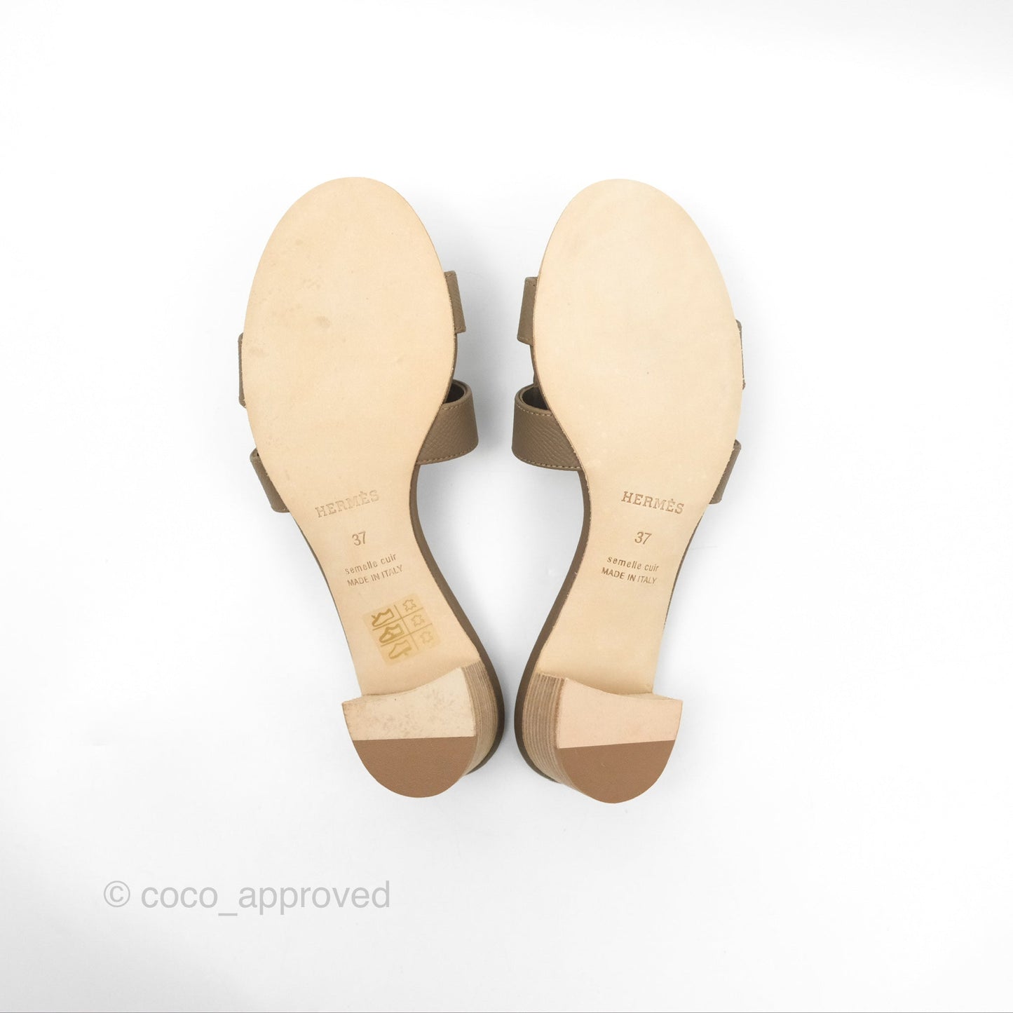 Hermès Oasis Sandals in Etoupe Epsom Size 37