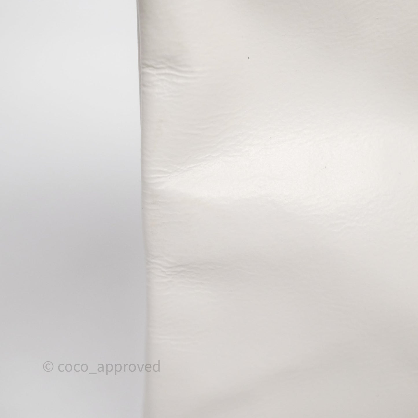 Chanel 22 Small White Shiny Crumpled Calfskin Aged Gold Hardware