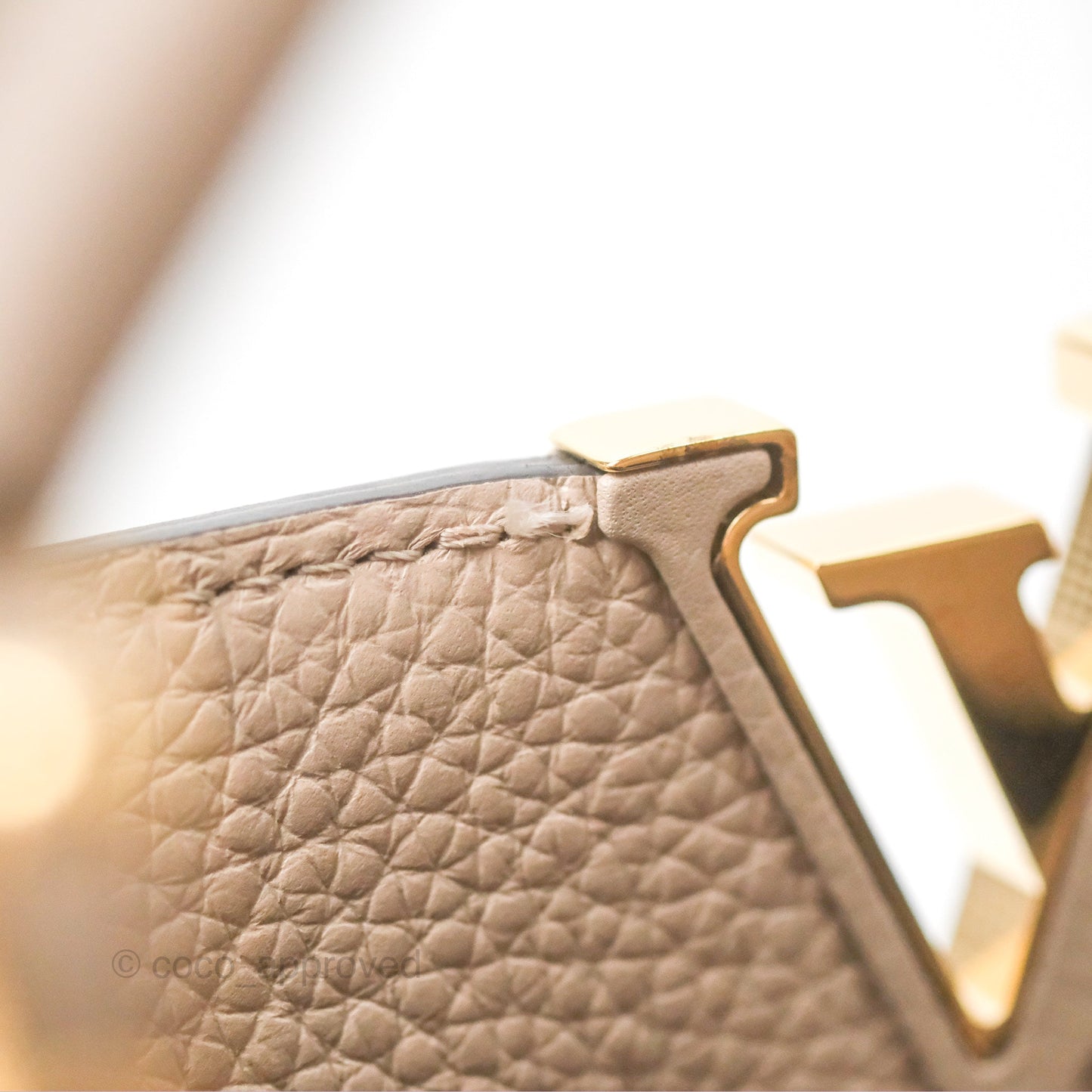 Louis Vuitton Taurillon Capucines BB Galet