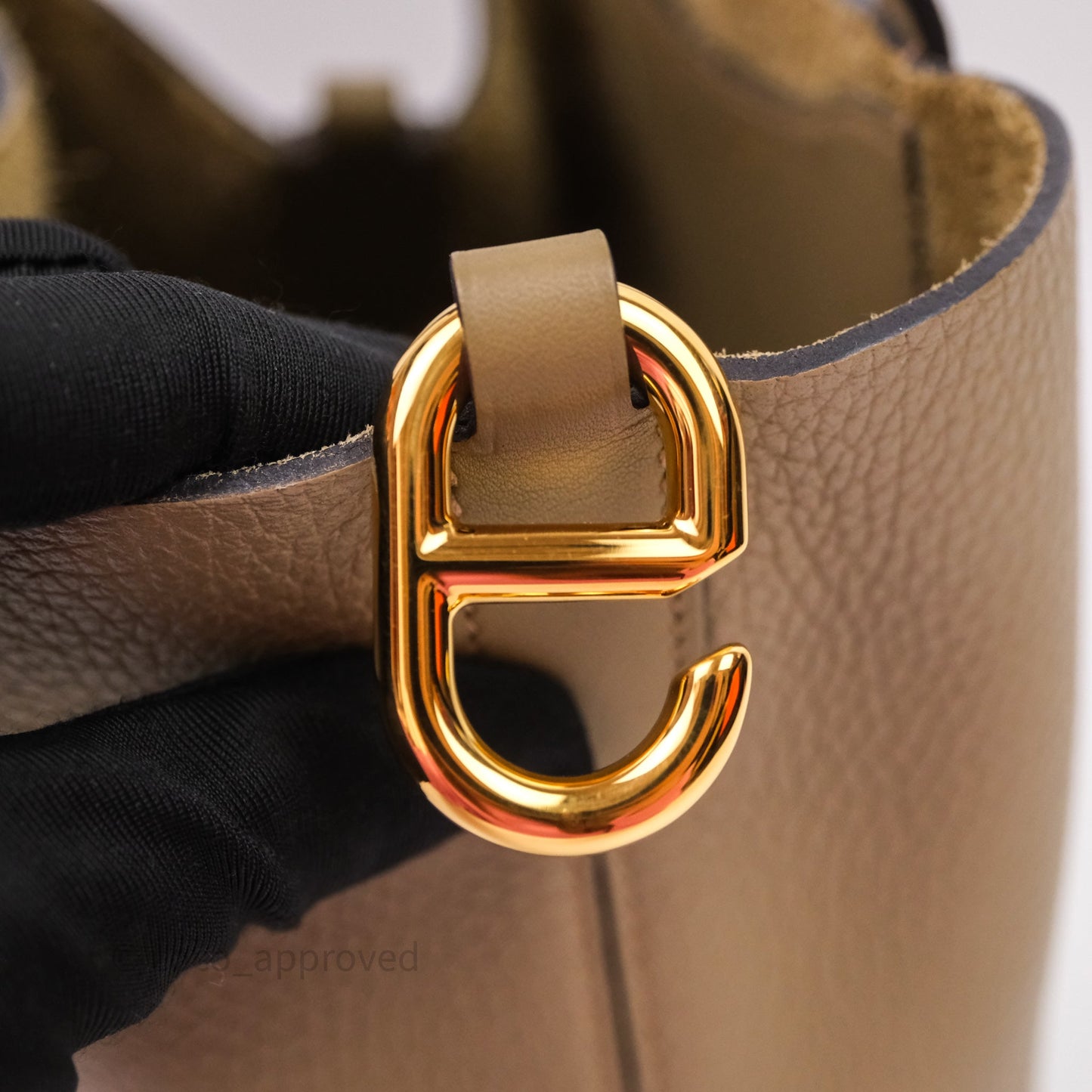 Hermès In-The-Loop 18 Beige Marfa 8Q Clemence Gold Hardware
