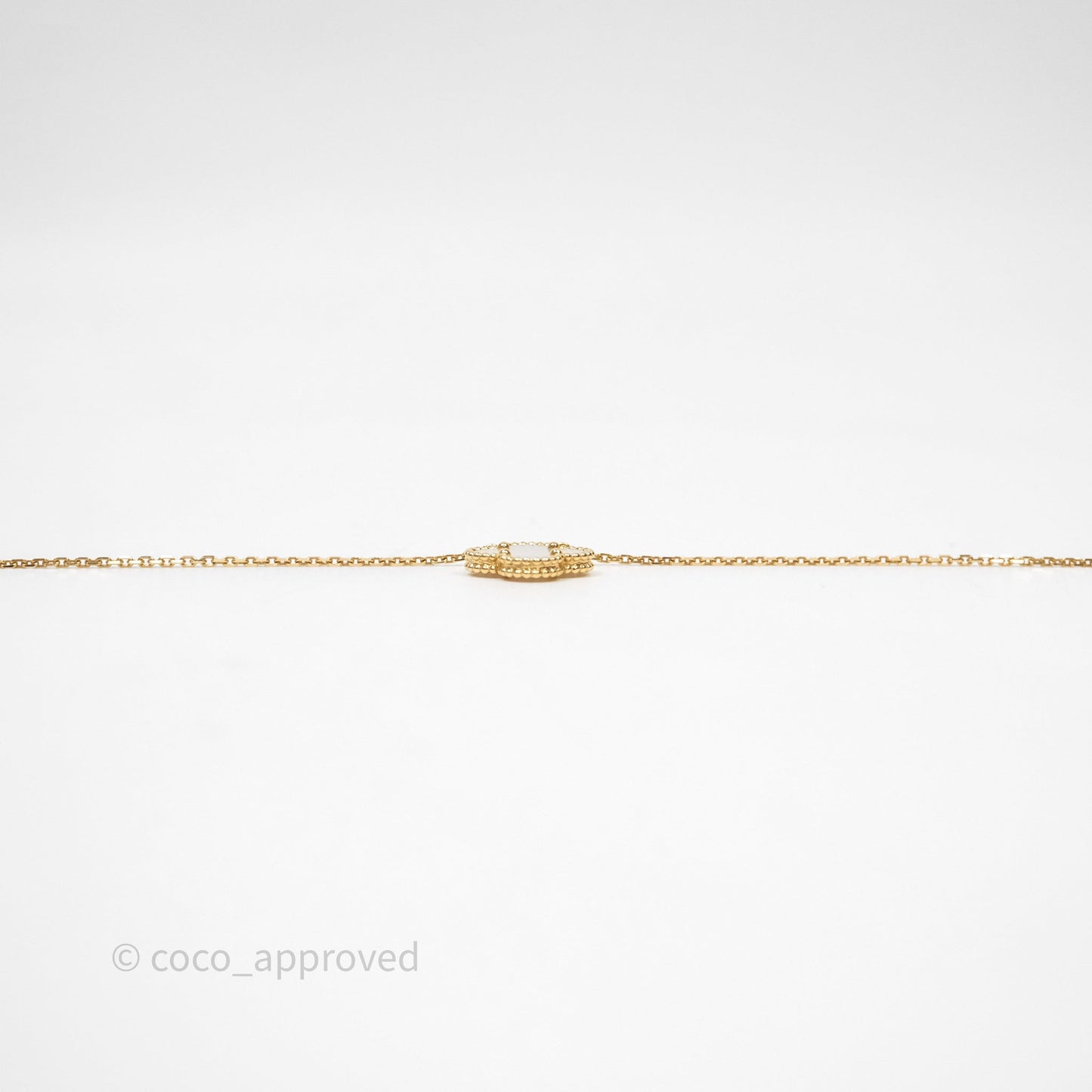 Van Cleef & Arpels Vintage Alhambra Pendant White Mother-of-pearl Necklace Yellow Gold