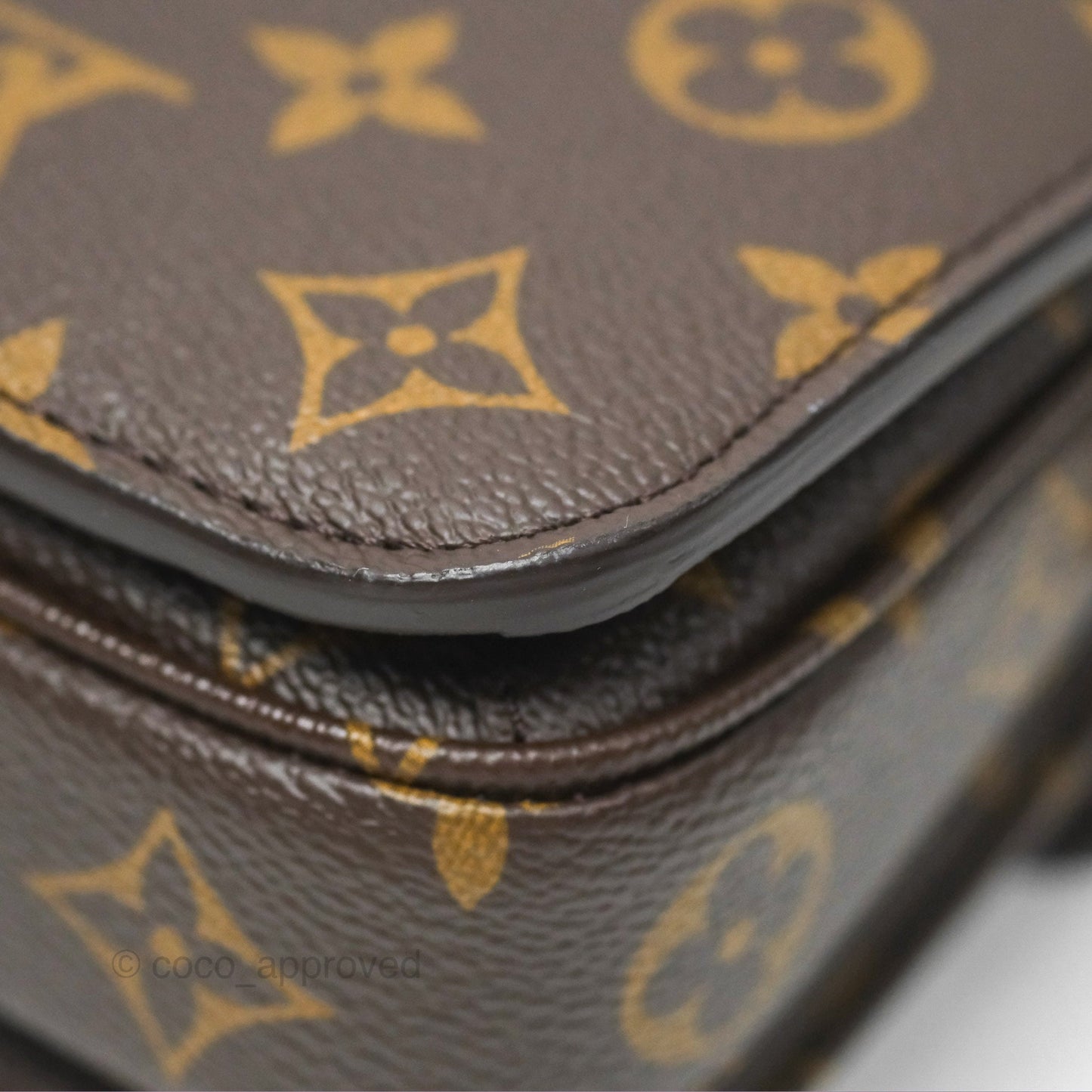 Louis Vuitton Pochette Métis East West Monogram Canvas
