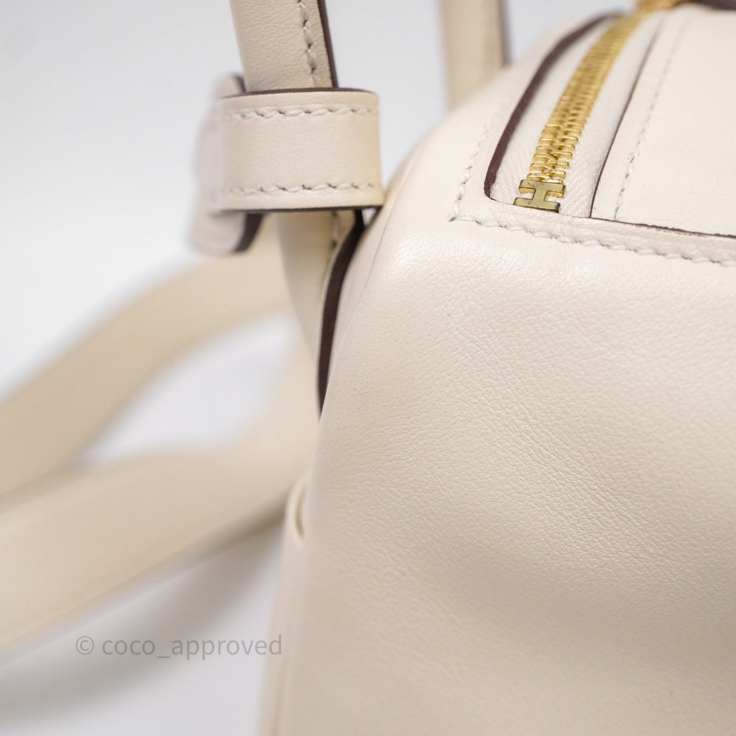 Hermès Mini Lindy 20 Nata I2 Swift Gold Hardware