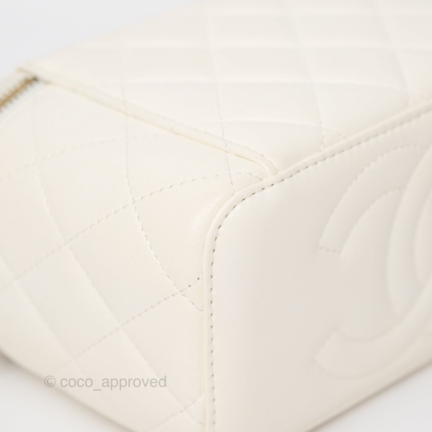 Chanel Vanity with Double Chain White Shiny Lambskin 23C