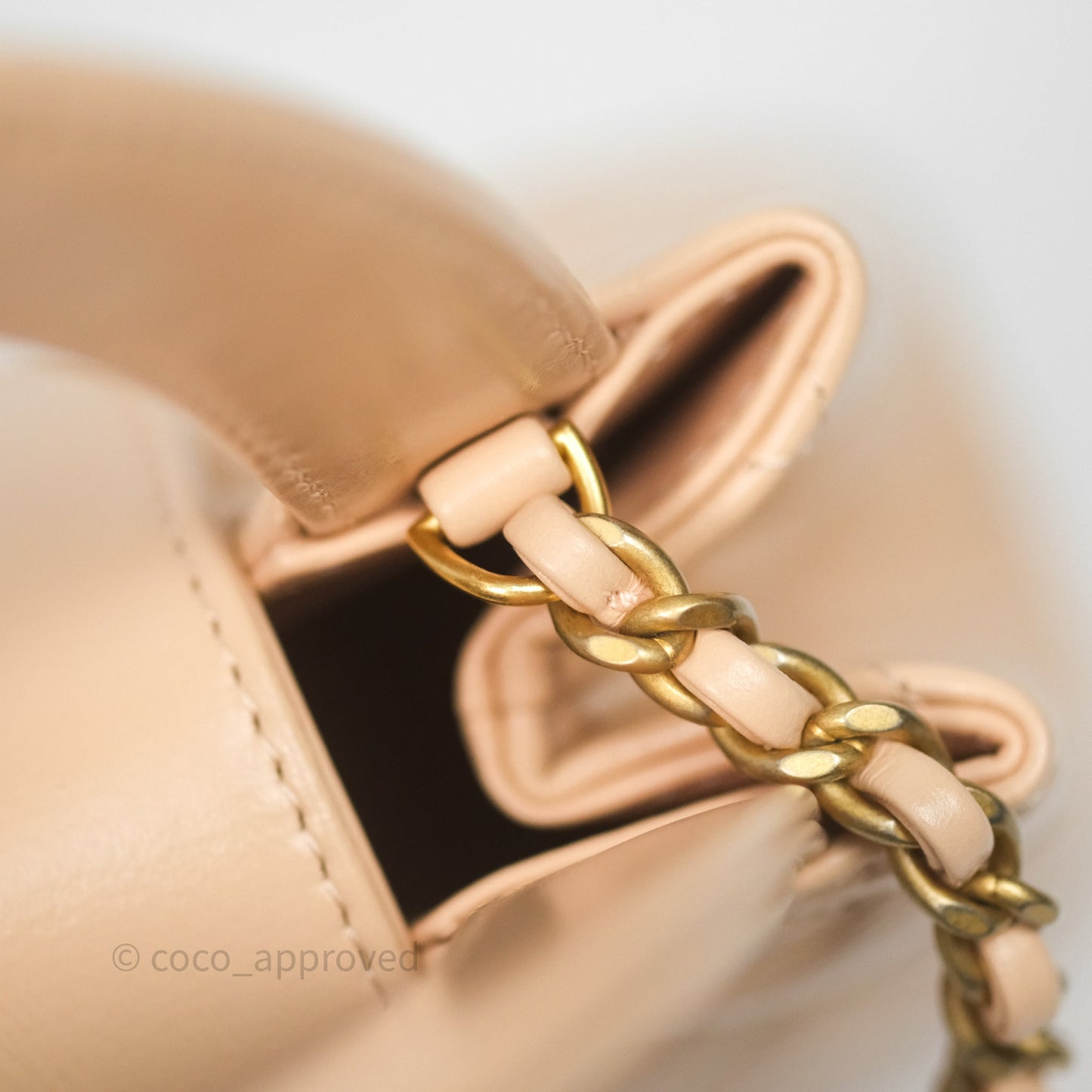 Chanel Kelly Bag Quilted Light Beige Shiny Crumpled Calfskin Aged Gold Hardware