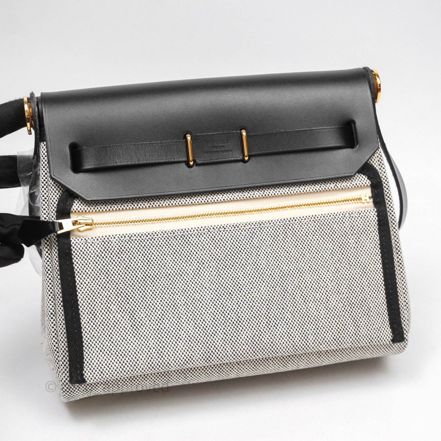 Hermès Herbag Zip 20 Mini Ecru-Noir Canvas Gold Hardware