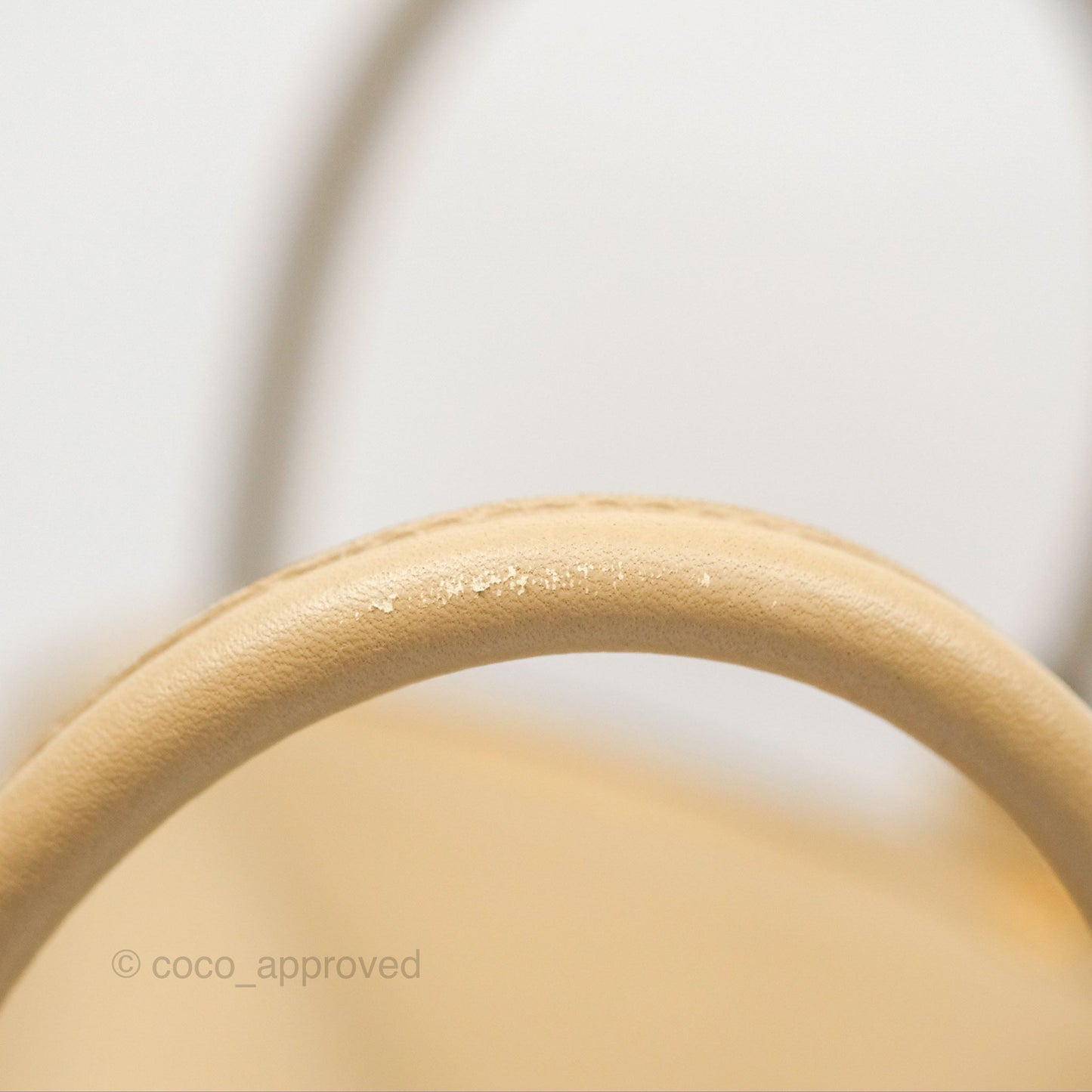 Hermès Lindy 26 Trench Clemence Gold Hardware