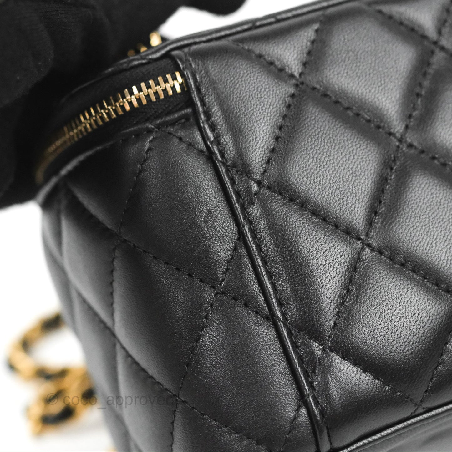 Chanel Metal Handle Vanity Rectangular Black Lambskin Gold Hardware 23A