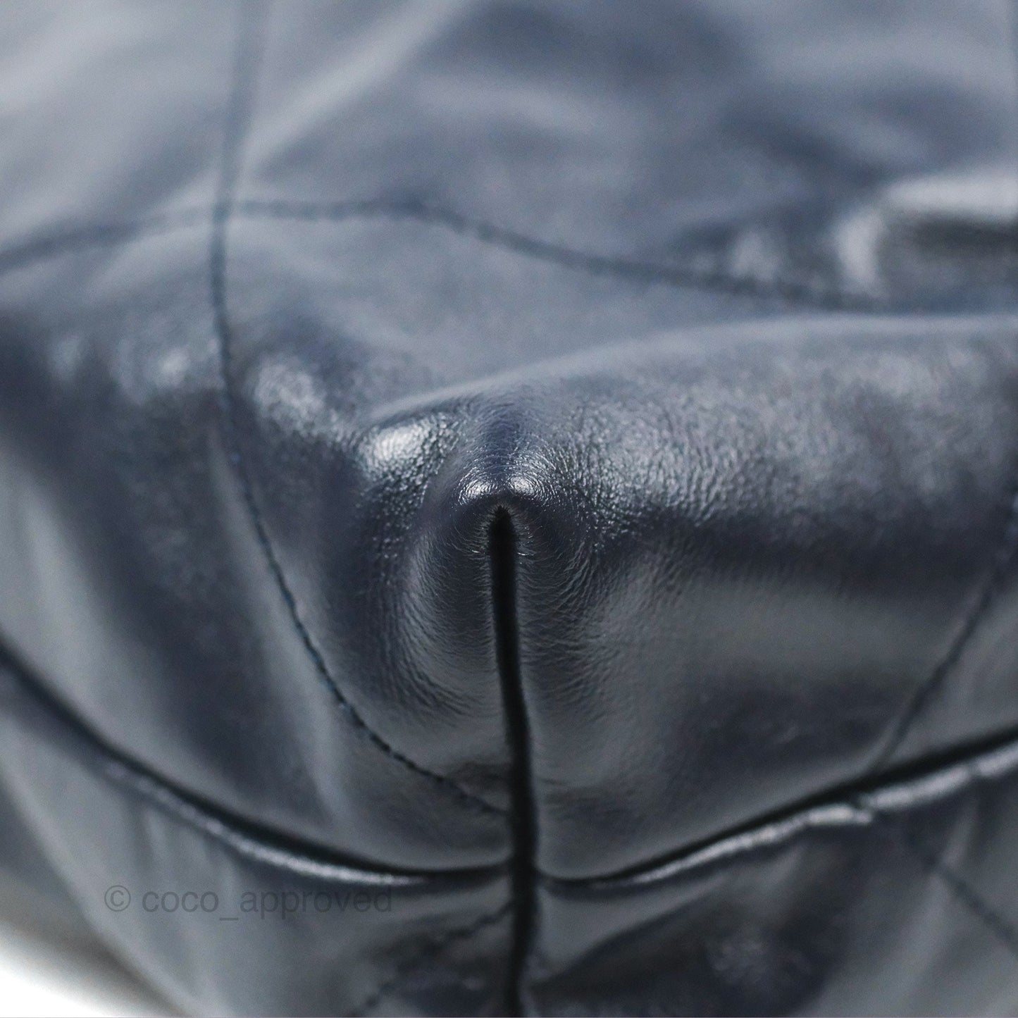 Chanel 22 Medium Navy Shiny Calfskin Aged Gold Hardware