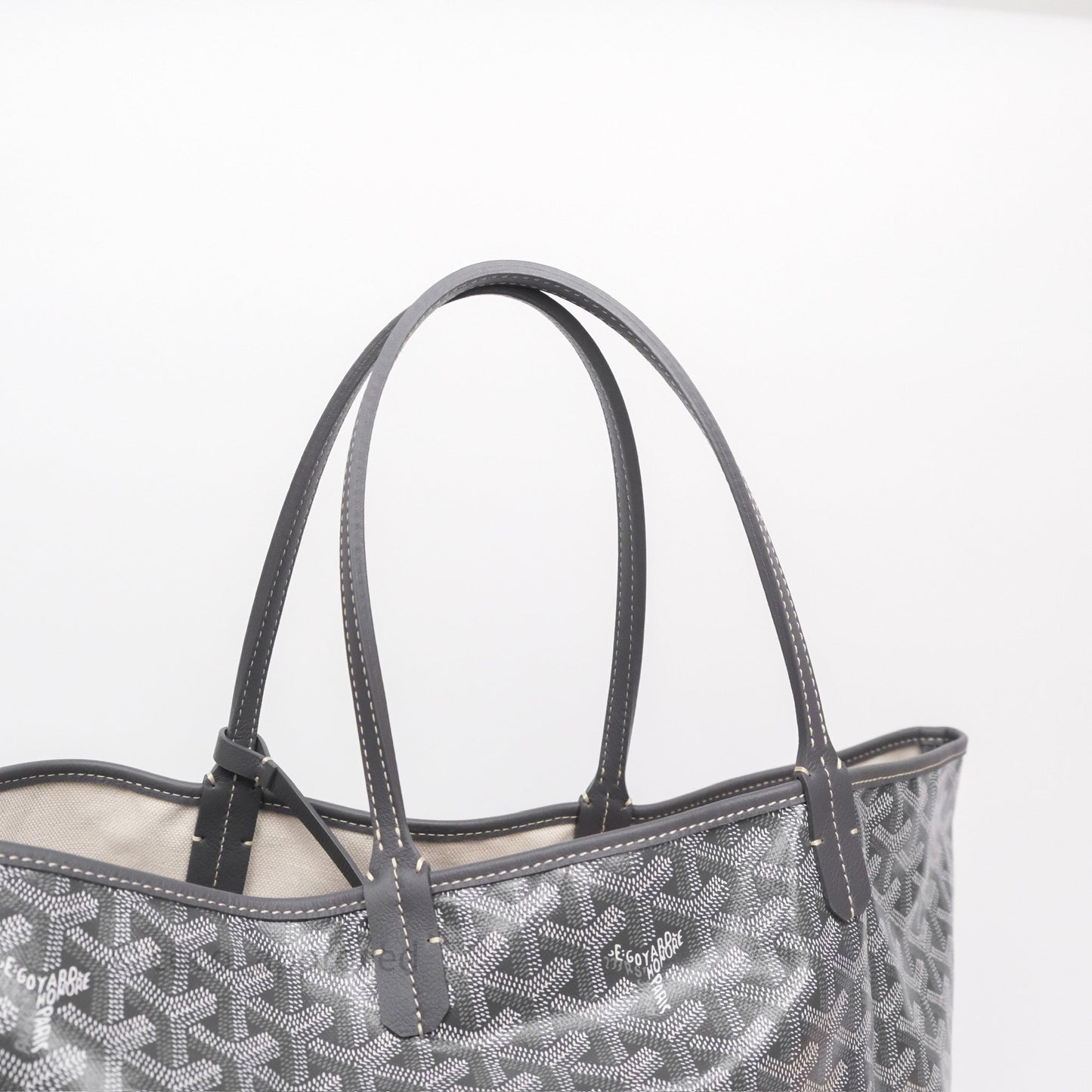 Goyard St Louis Tote PM ⁣⁣⁣⁣⁣⁣⁣⁣⁣⁣⁣⁣⁣⁣⁣⁣⁣⁣⁣⁣Grey