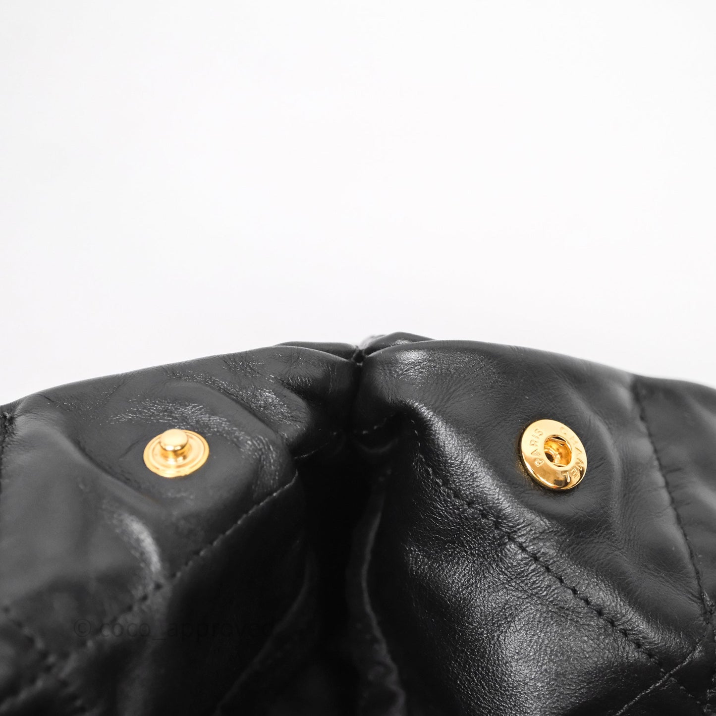 Chanel 22 Bag Medium Black Crumpled Calfskin Aged Gold Hardware