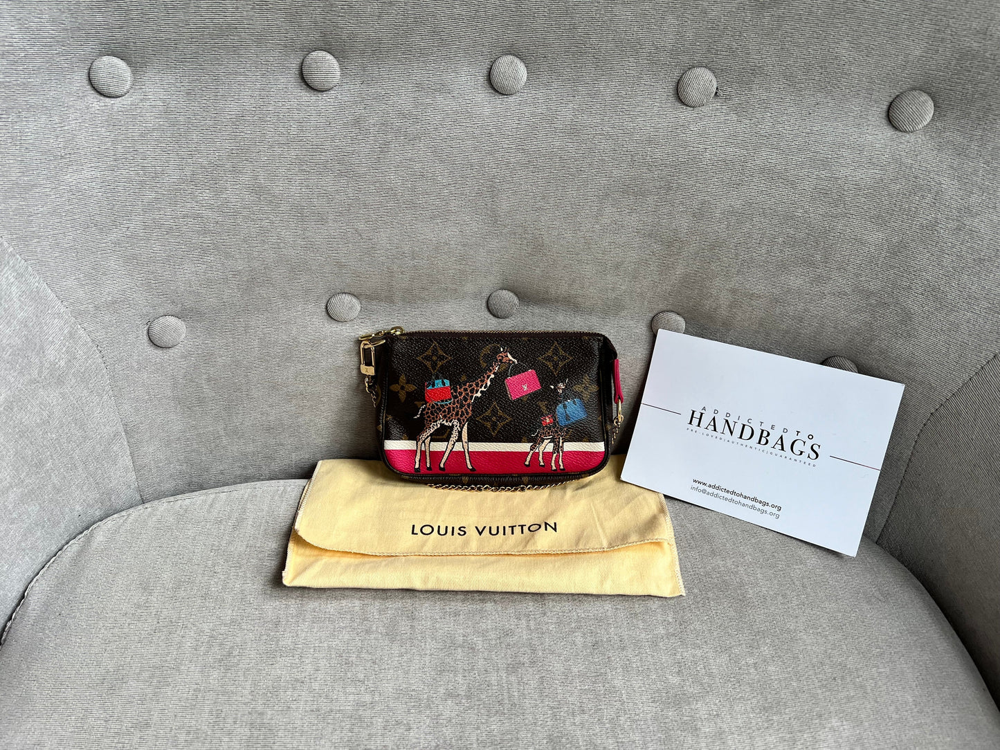 Louis Vuitton Christmas Edition Giraffe Animated Mini Pochette Accessoires in Monogram