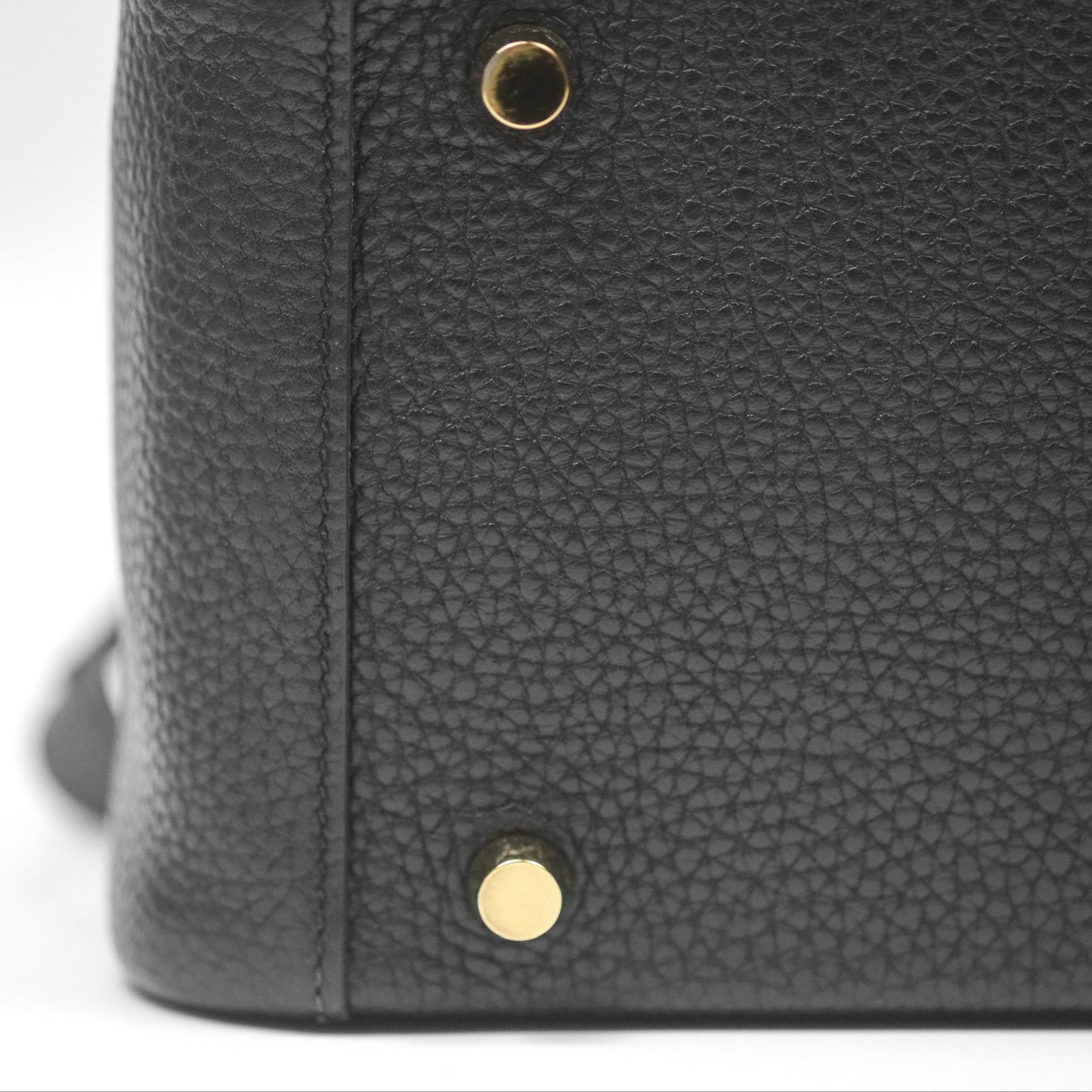 Hermès Lindy 26 Black Clemence Gold Hardware