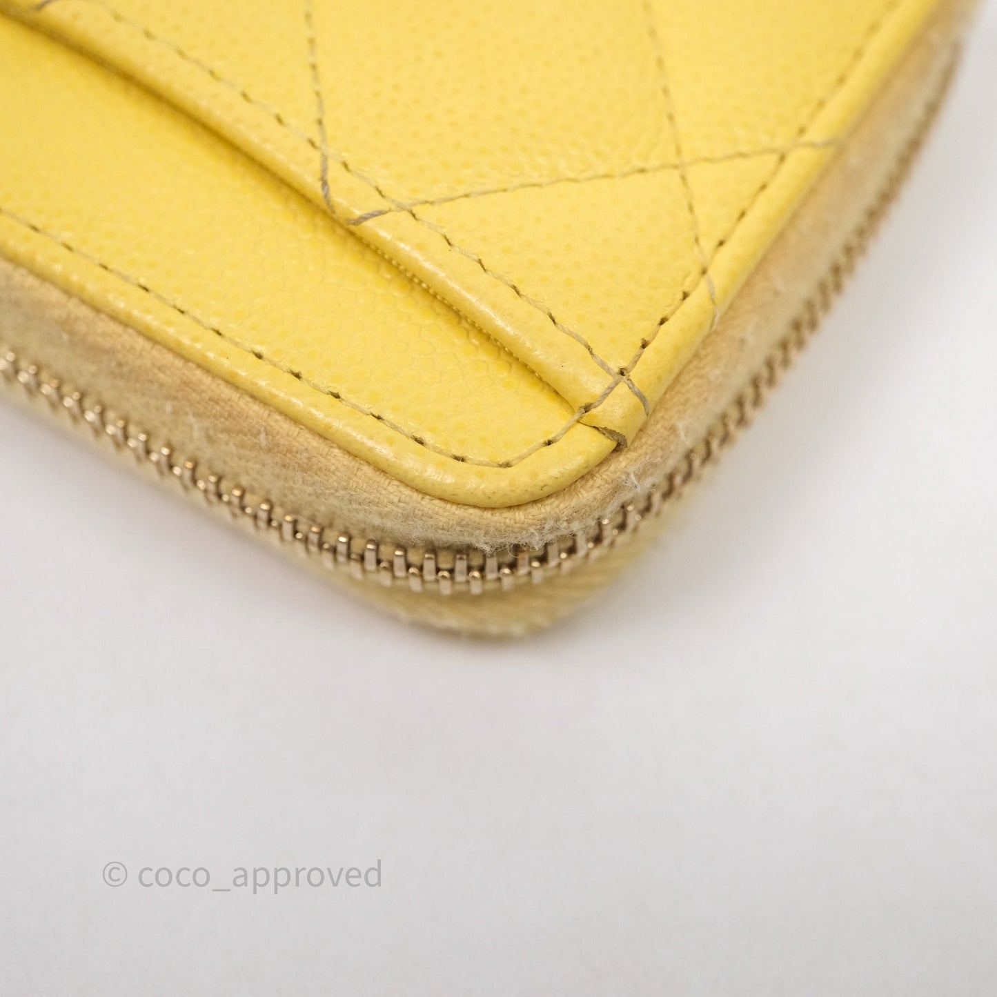 Chanel Quilted Zip Card Holder Caviar Yellow Gold Hardware