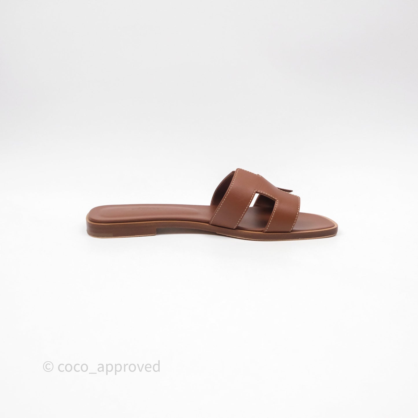 Hermès Oran Sandals in Gold Size 39