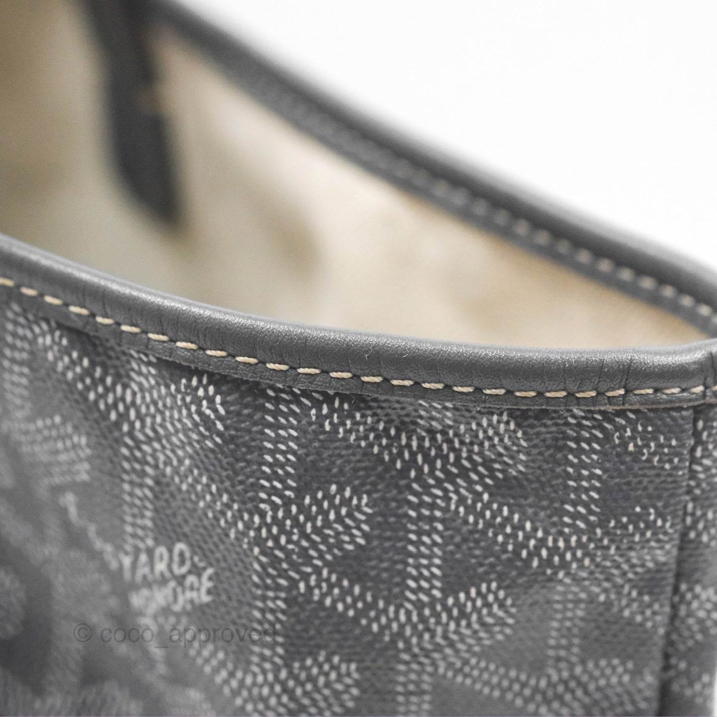 Goyard St Louis Tote PM ⁣⁣⁣⁣⁣⁣⁣⁣⁣⁣⁣⁣⁣⁣⁣⁣⁣⁣⁣⁣Grey Goyardine Canvas