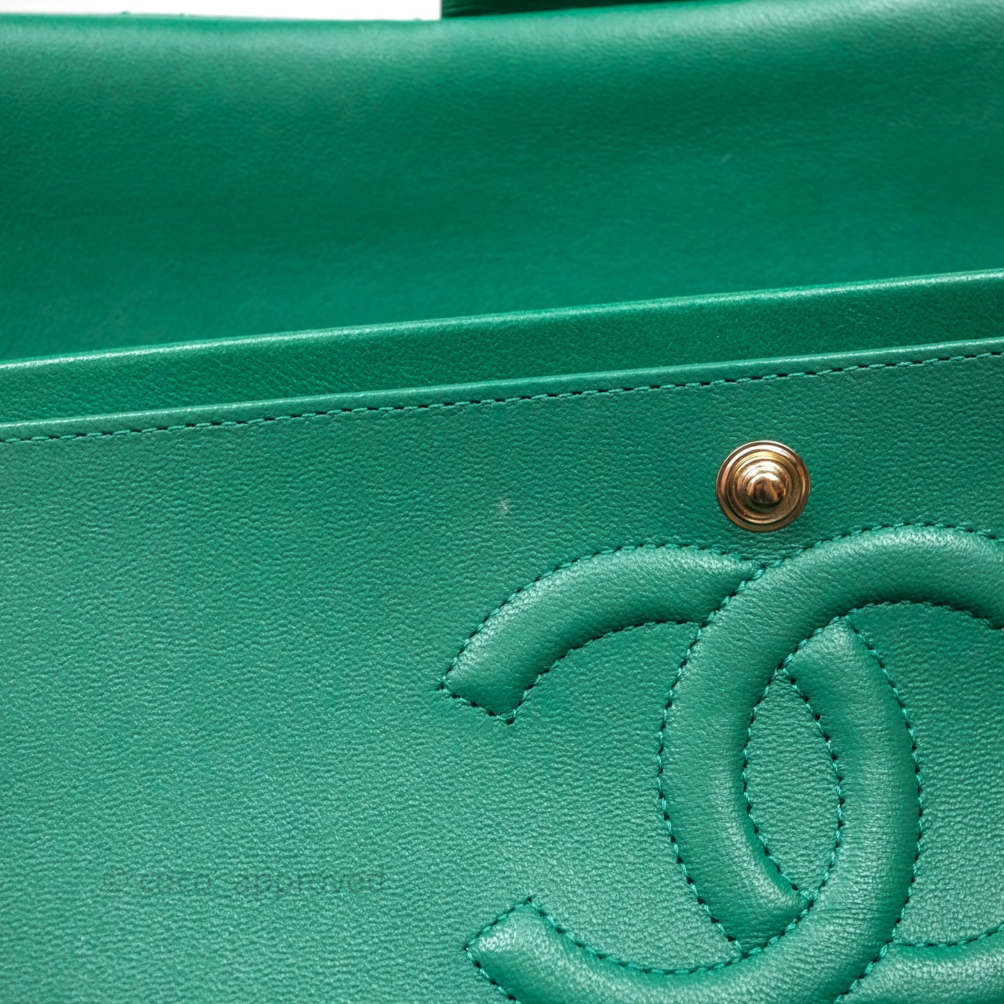 Chanel Classic M/L Medium Flap Quilted Green Lambskin Gold Hardware