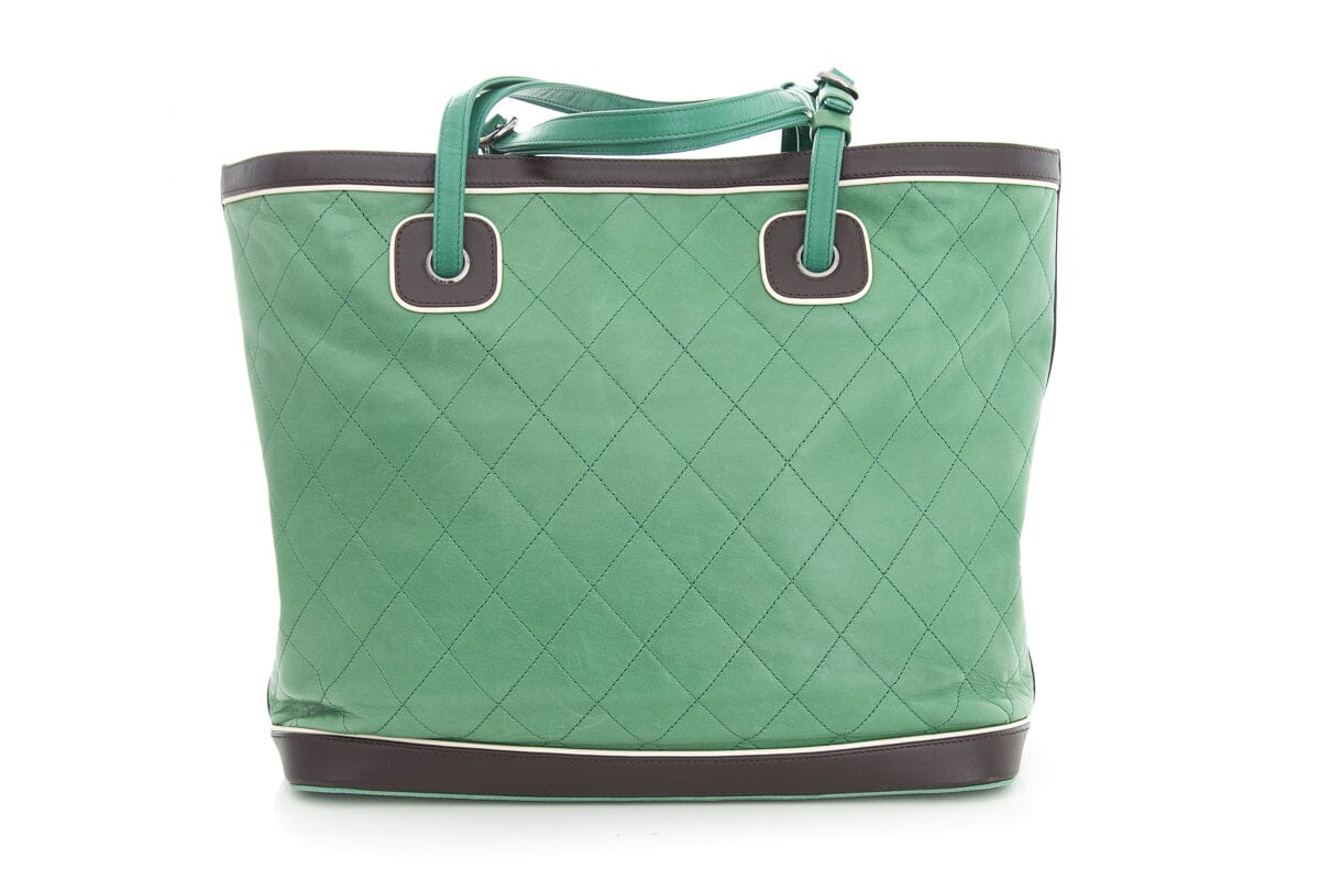 Luxury Chanel Green Quilted Country Club Leather Lambskin Tote