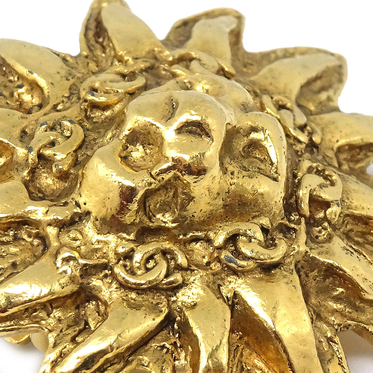 Luxury Chanel 1986-1994 Lion Earrings Clip-On Gold 2494