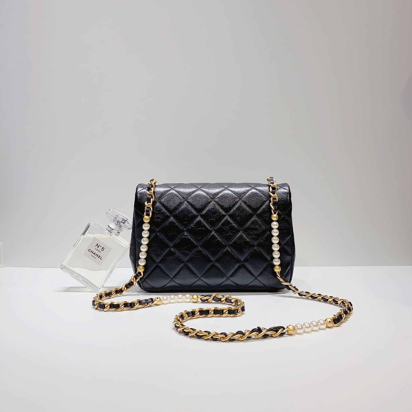 No.3711-Chanel Small Pearl Side Flap Bag