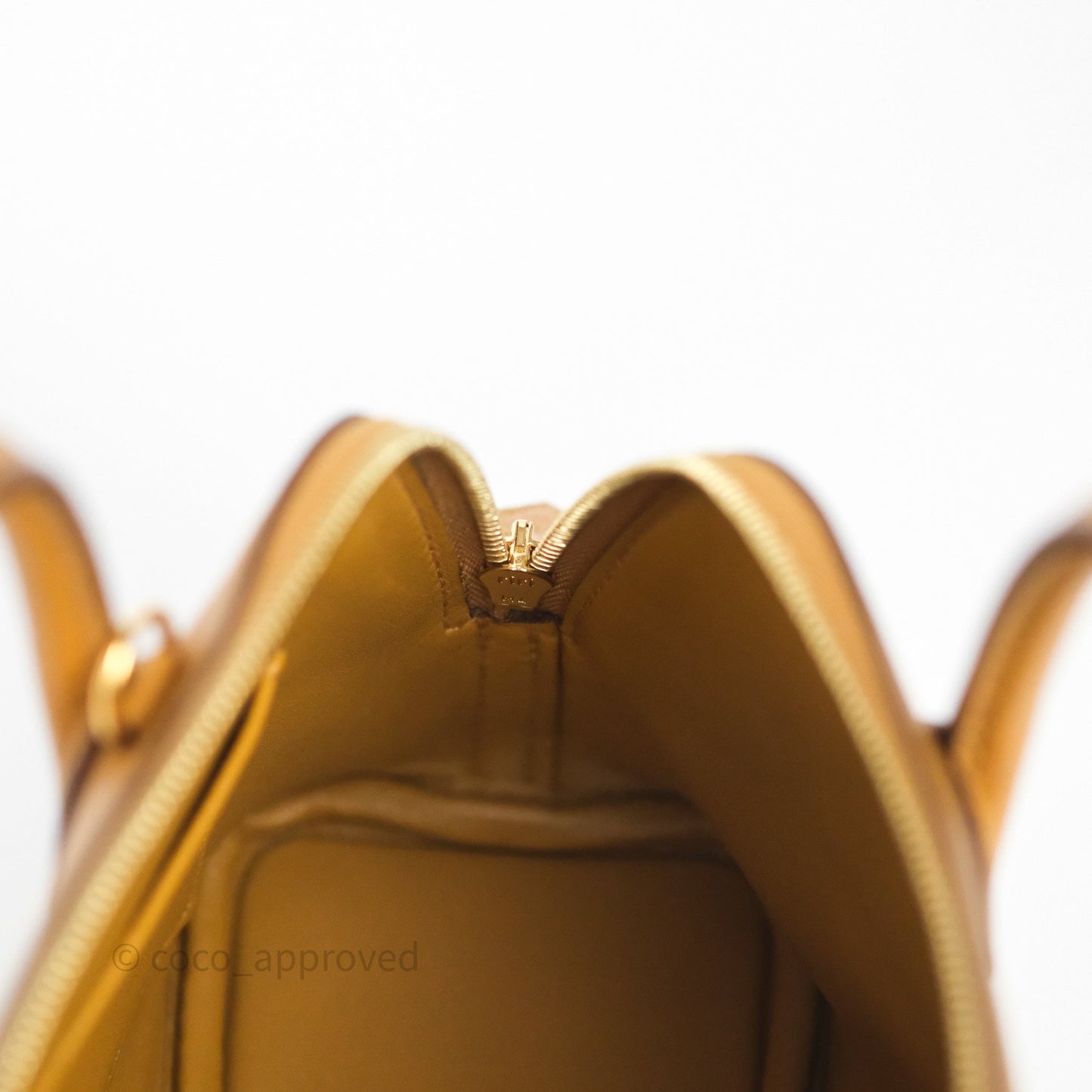 Hermès Bolide Mini 1923 Caramel 28 Chevre Mysore Strap Ficelle/Black Gold Hardware
