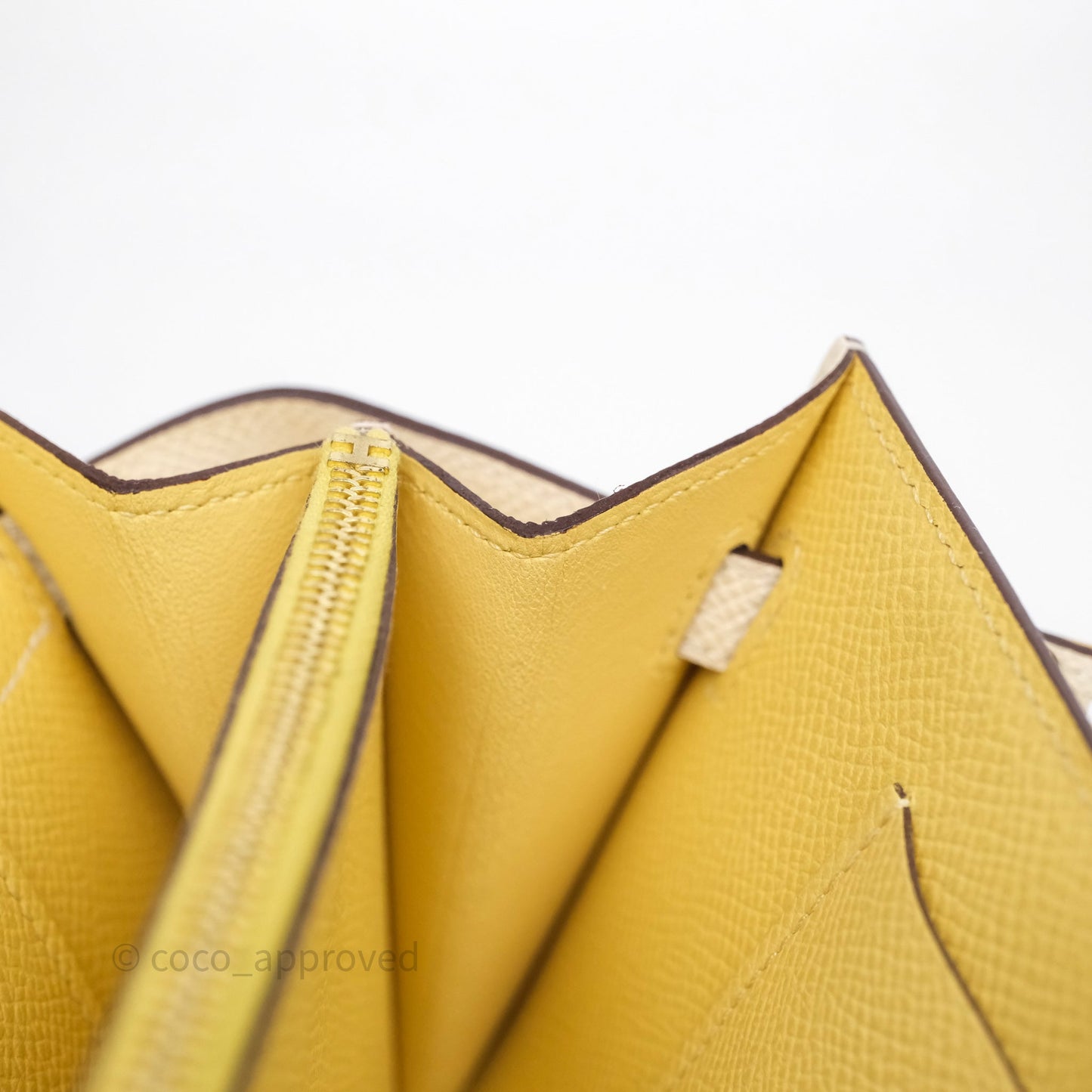 Hermès Kelly To Go Wallet Nata I2/ Jaune Poussin 1Z Epsom Gold Hardware