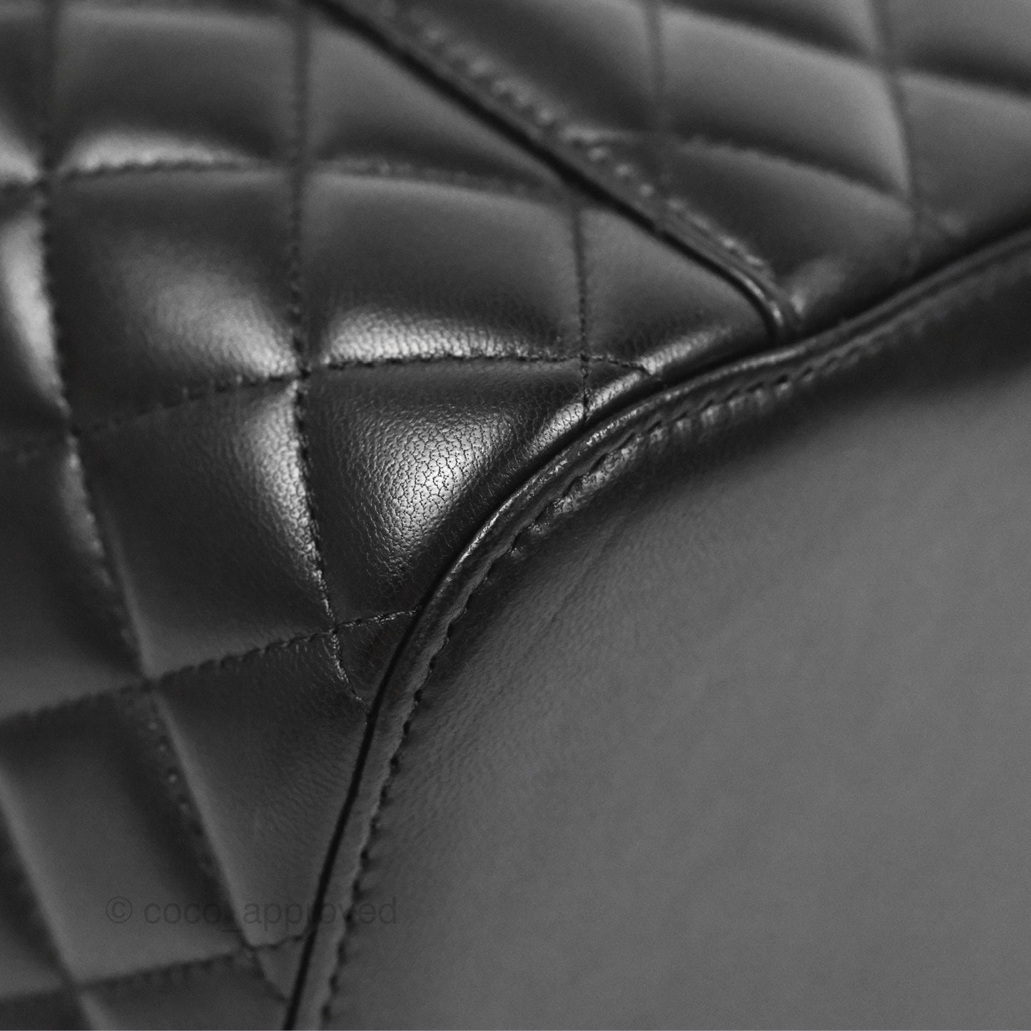 Chanel Classic Cosmetic Vanity Pouch Quilted Black Lambskin Gold Hardware