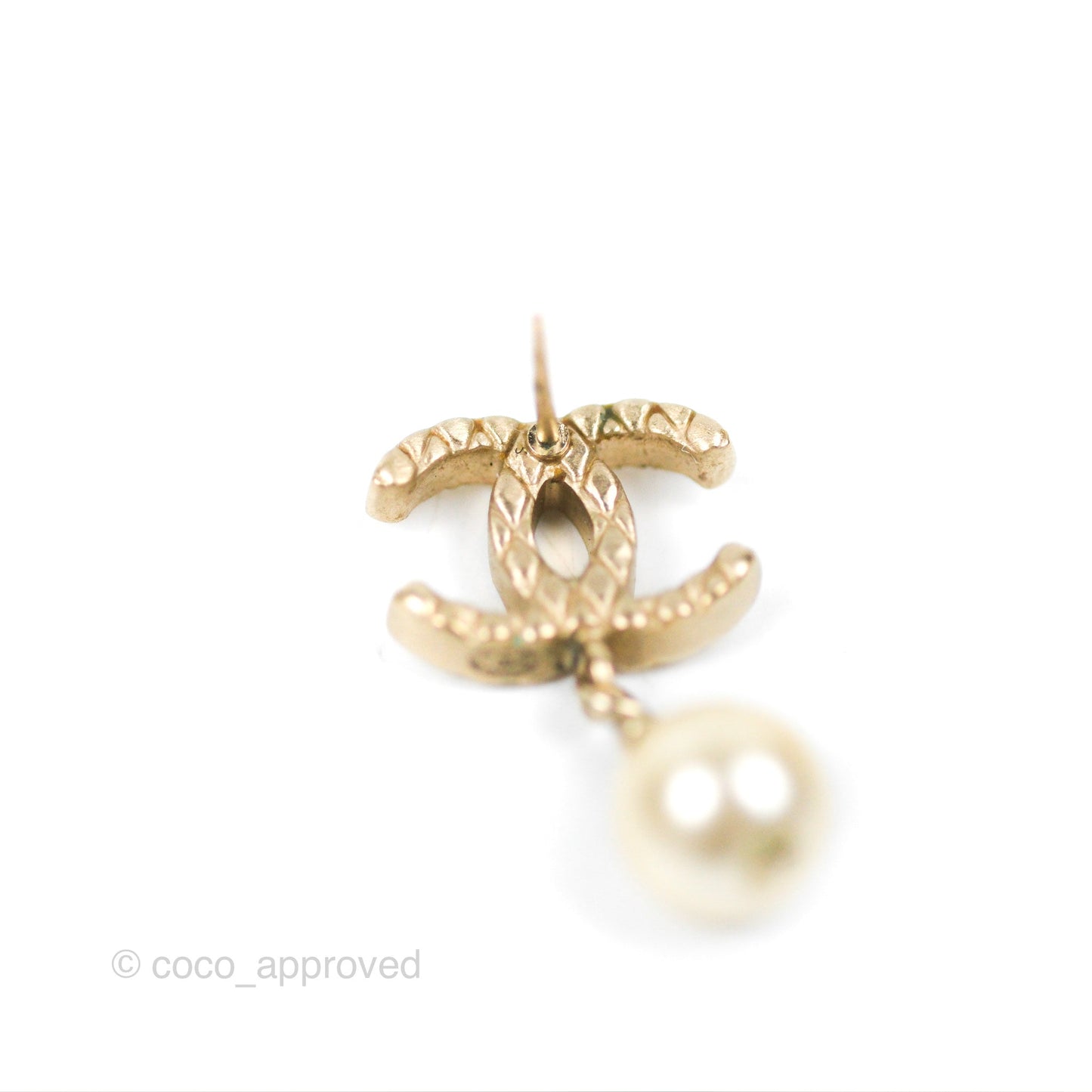 Chanel CC Pearl Drop Earrings Gold Tone 10A