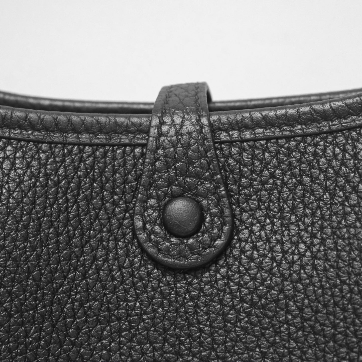 Hermès Mini Evelyne 16 Noir 89 Clemence Gold Hardware