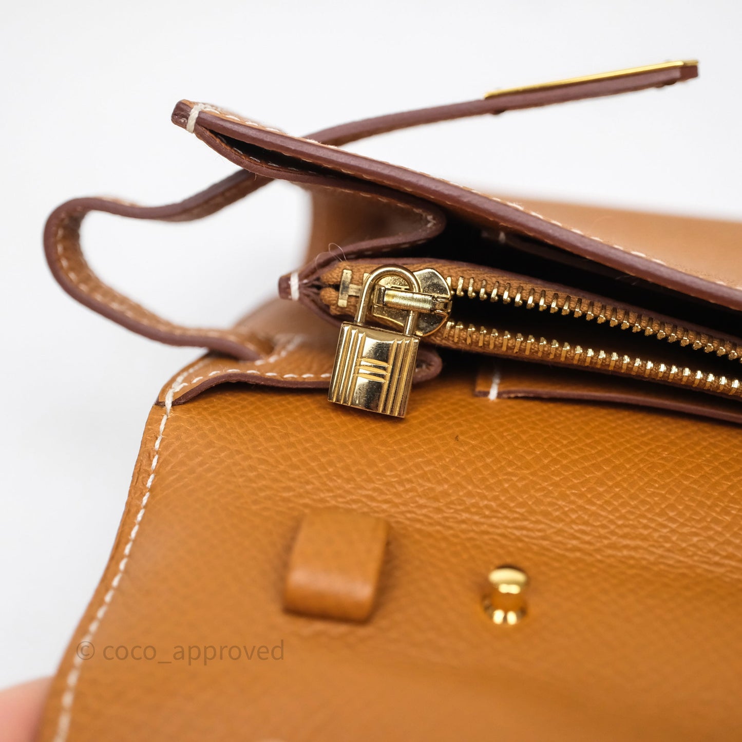 Hermès Kelly To Go Wallet Gold 37 Epsom Gold Hardware
