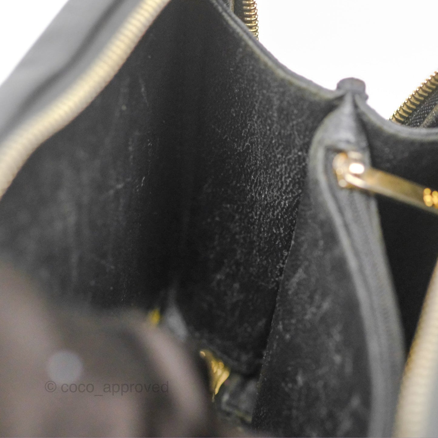 Chanel Quilted Medium CC Filigree Vanity Case Black Caviar Gold Hardware