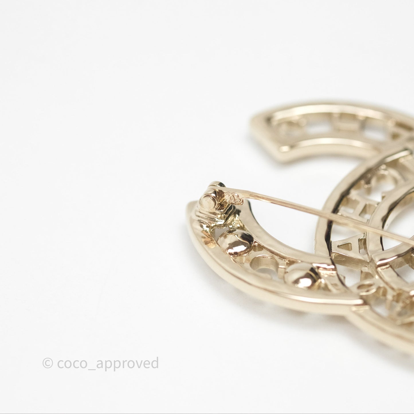 Chanel Coco CC Crystal Pearl Brooch Gold Tone 24V