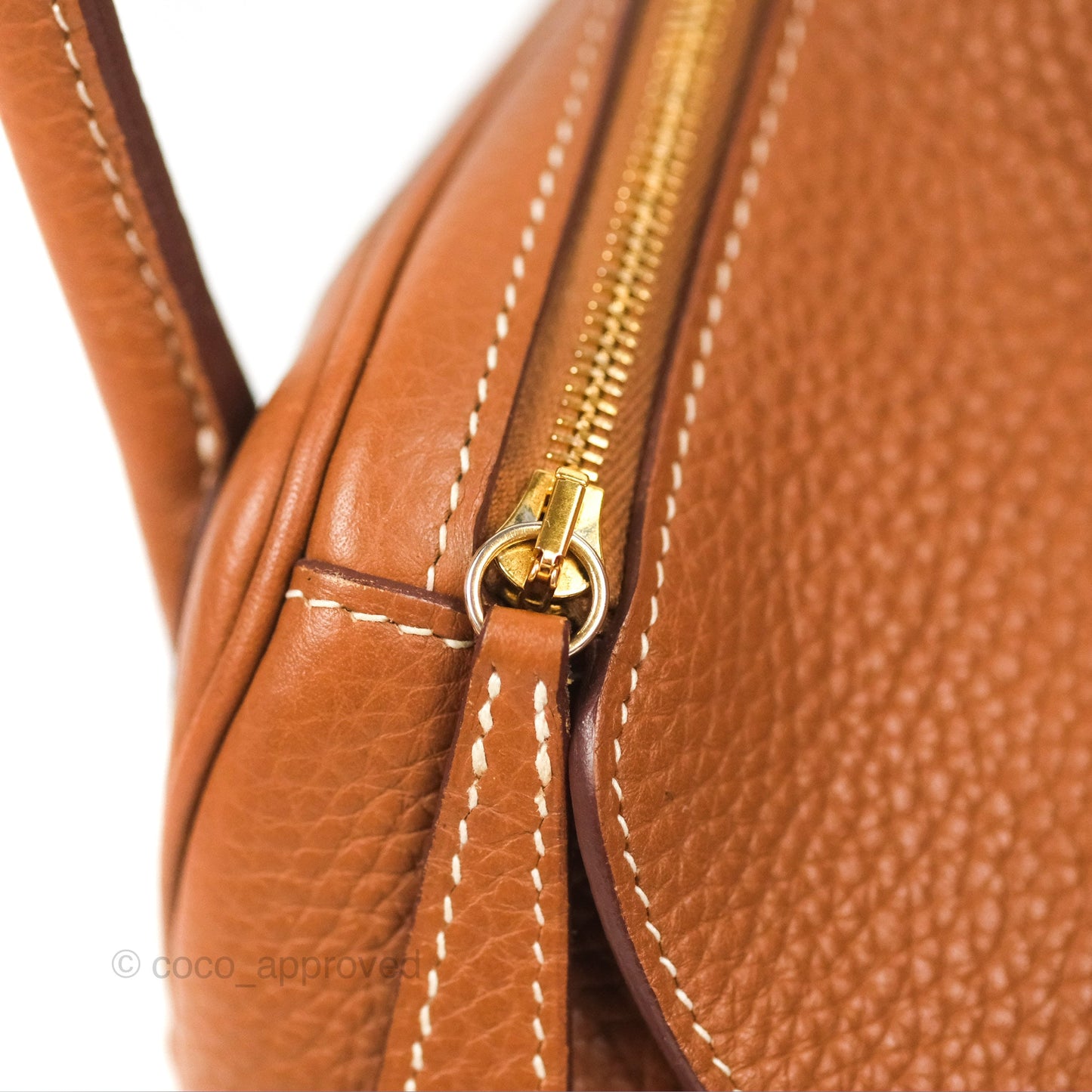 Hermès Lindy 26 Gold Taurillon Clemence Gold Hardware