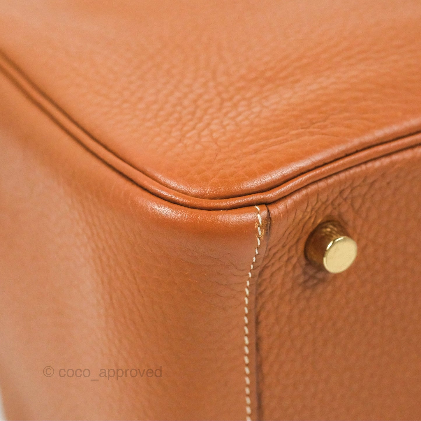 Hermès Lindy 26 Gold Taurillon Clemence Gold Hardware